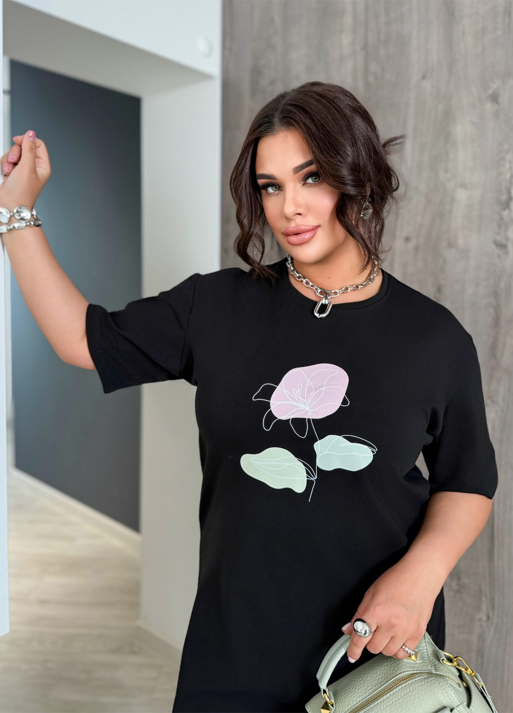 Черное кэжуал платье платье-футболка Demma с цветочным принтом