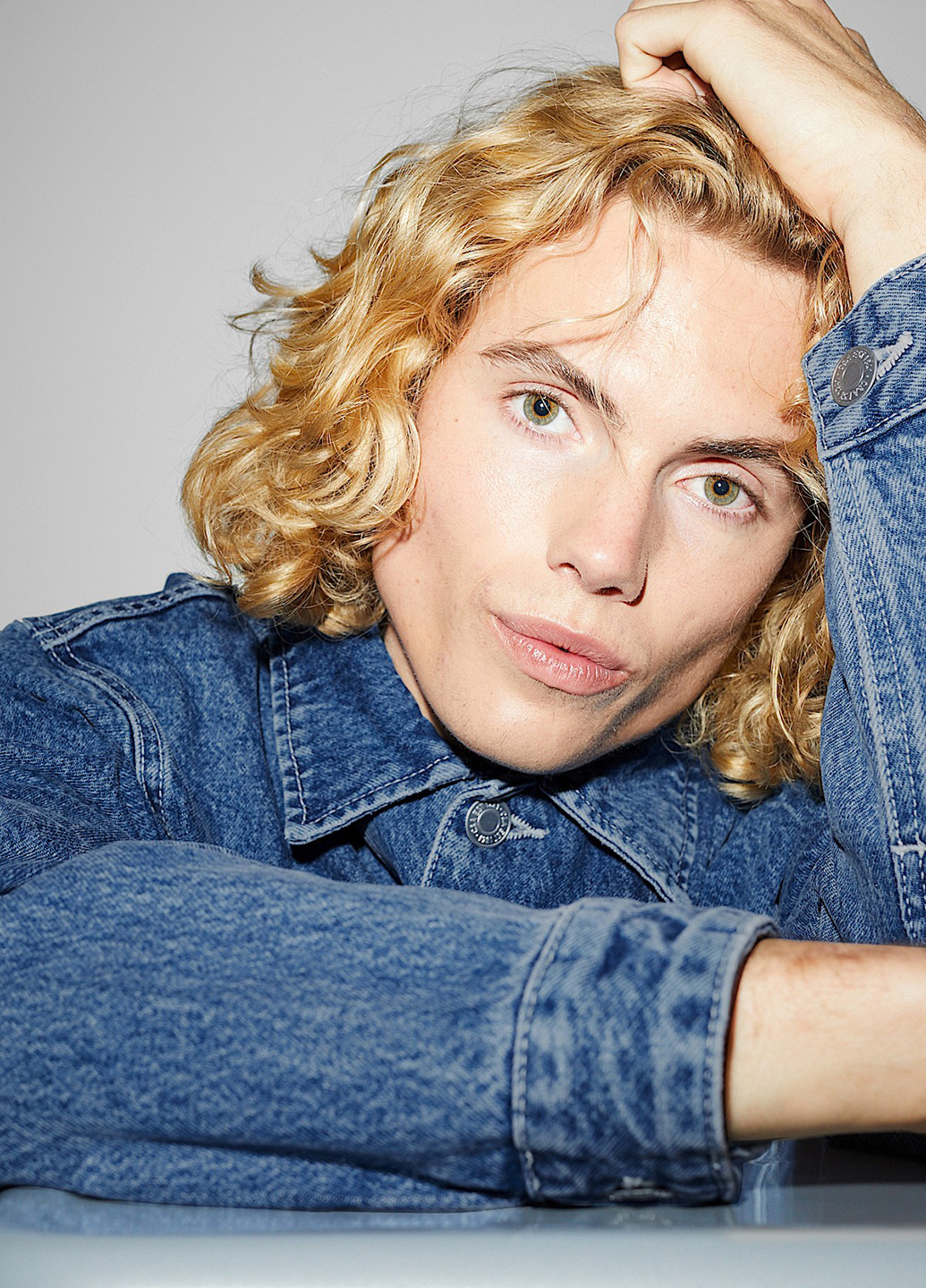 Синяя демисезонная куртка C&A