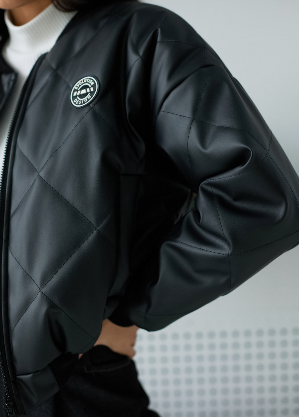 Черная демисезонная куртка-бомбер ST-Seventeen