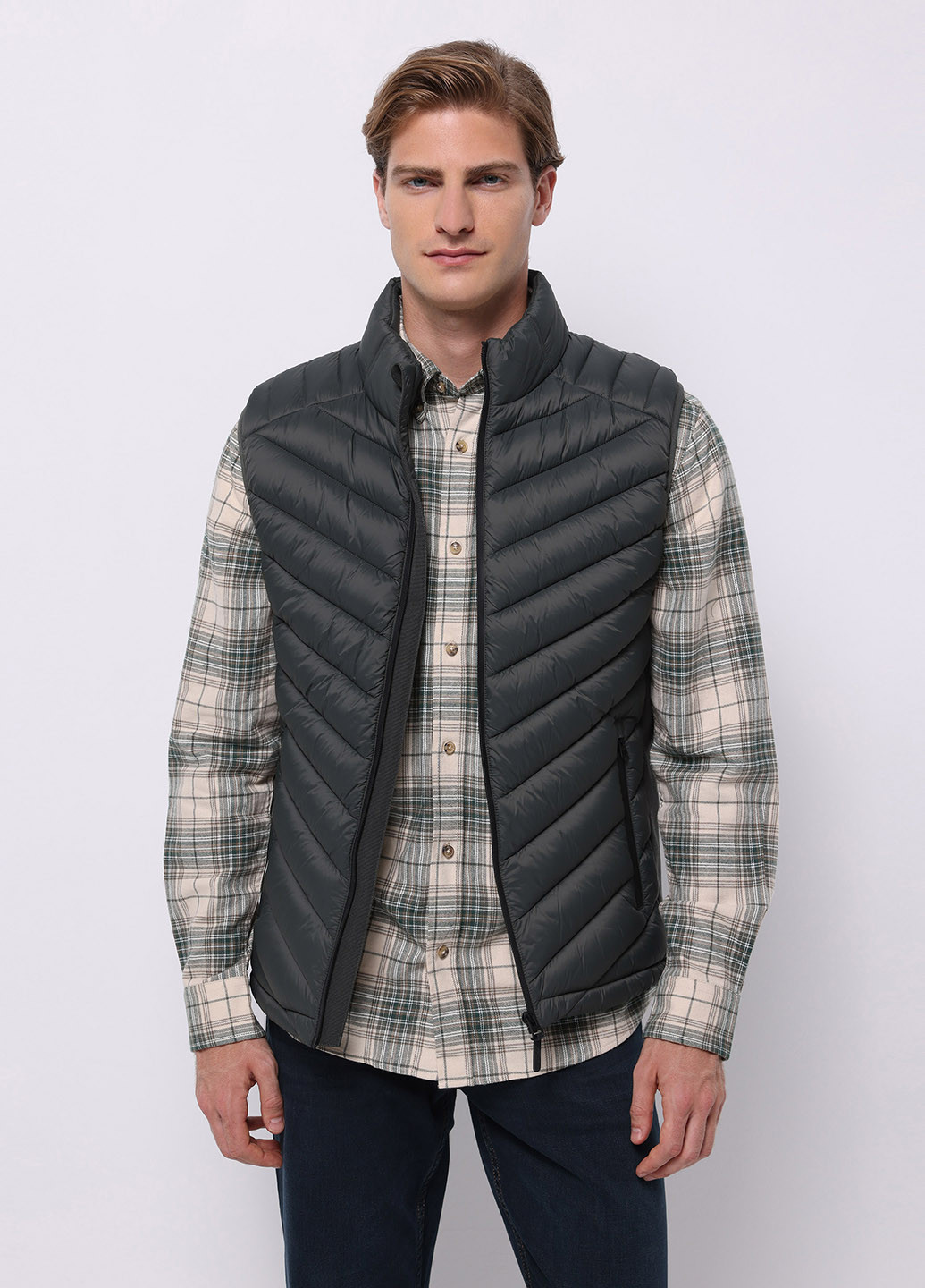 Жилет Colin's (343749590)