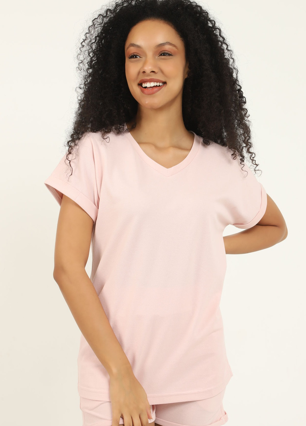 Пудровая всесезон женский костюм с футболкой и шортами QPSecret