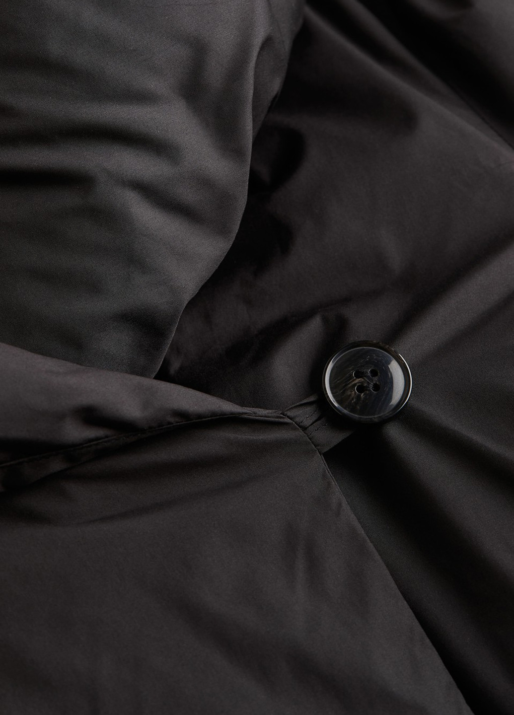 Чорна зимня куртка H&M