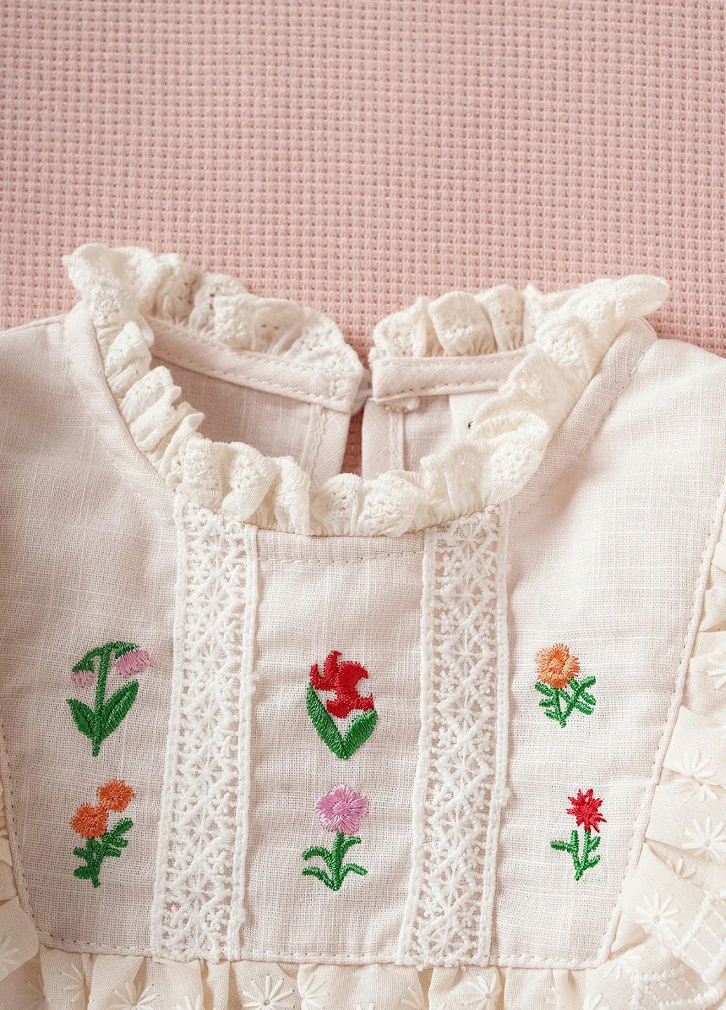 Белый демисезонный костюм (блуза, брюки) брючный SHEIN