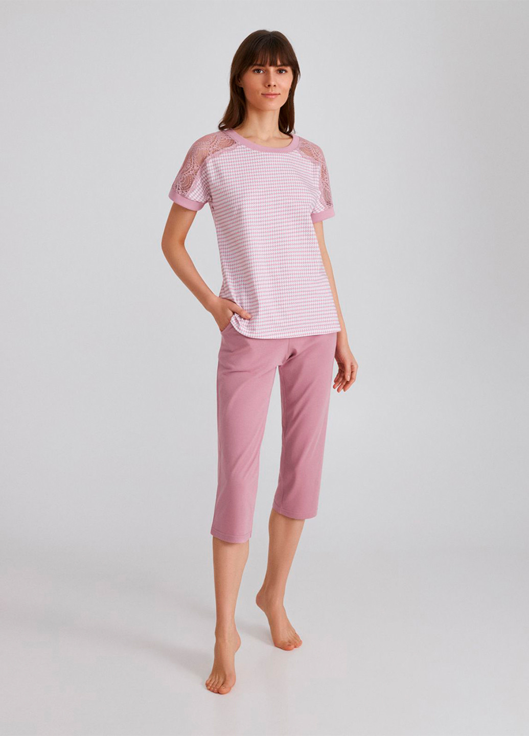 Розовая всесезон пижама (футболка, бриджи) футболка + бриджи Ellen