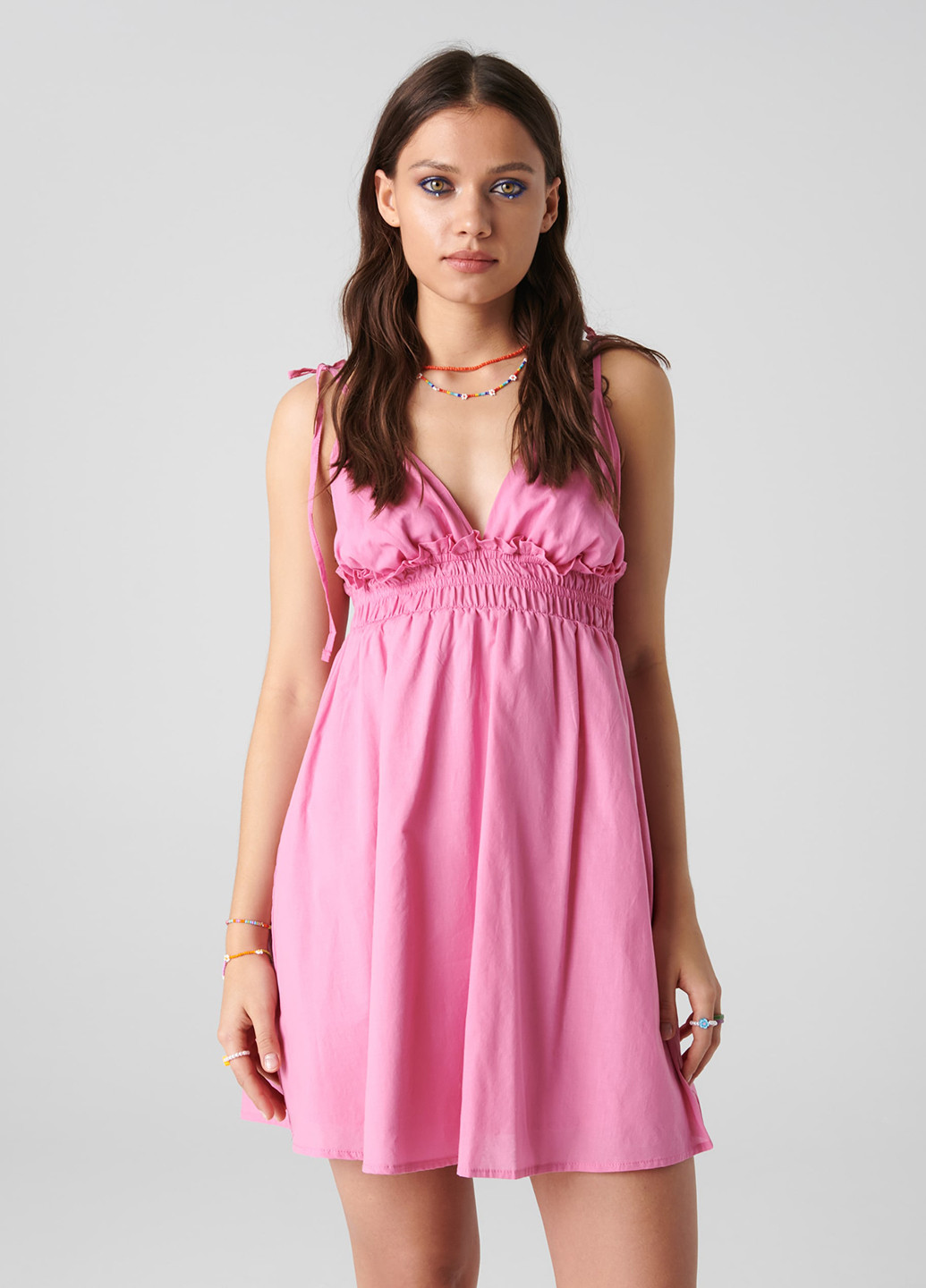 Розовое кэжуал платье в стиле ампир, с открытой спиной Sinsay однотонное