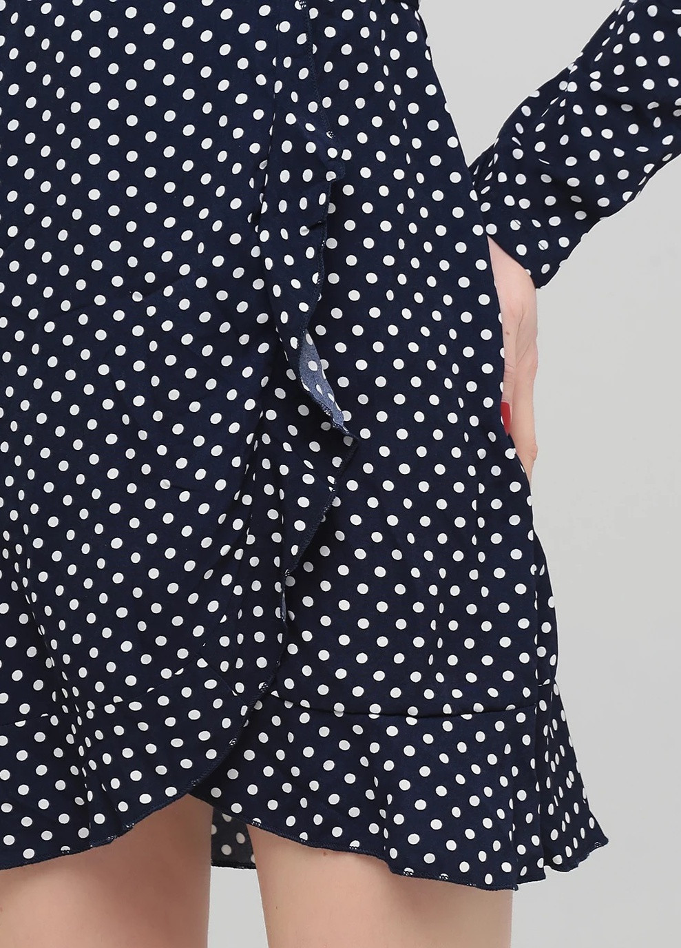 Синя кежуал плаття на запах горошок Mela London