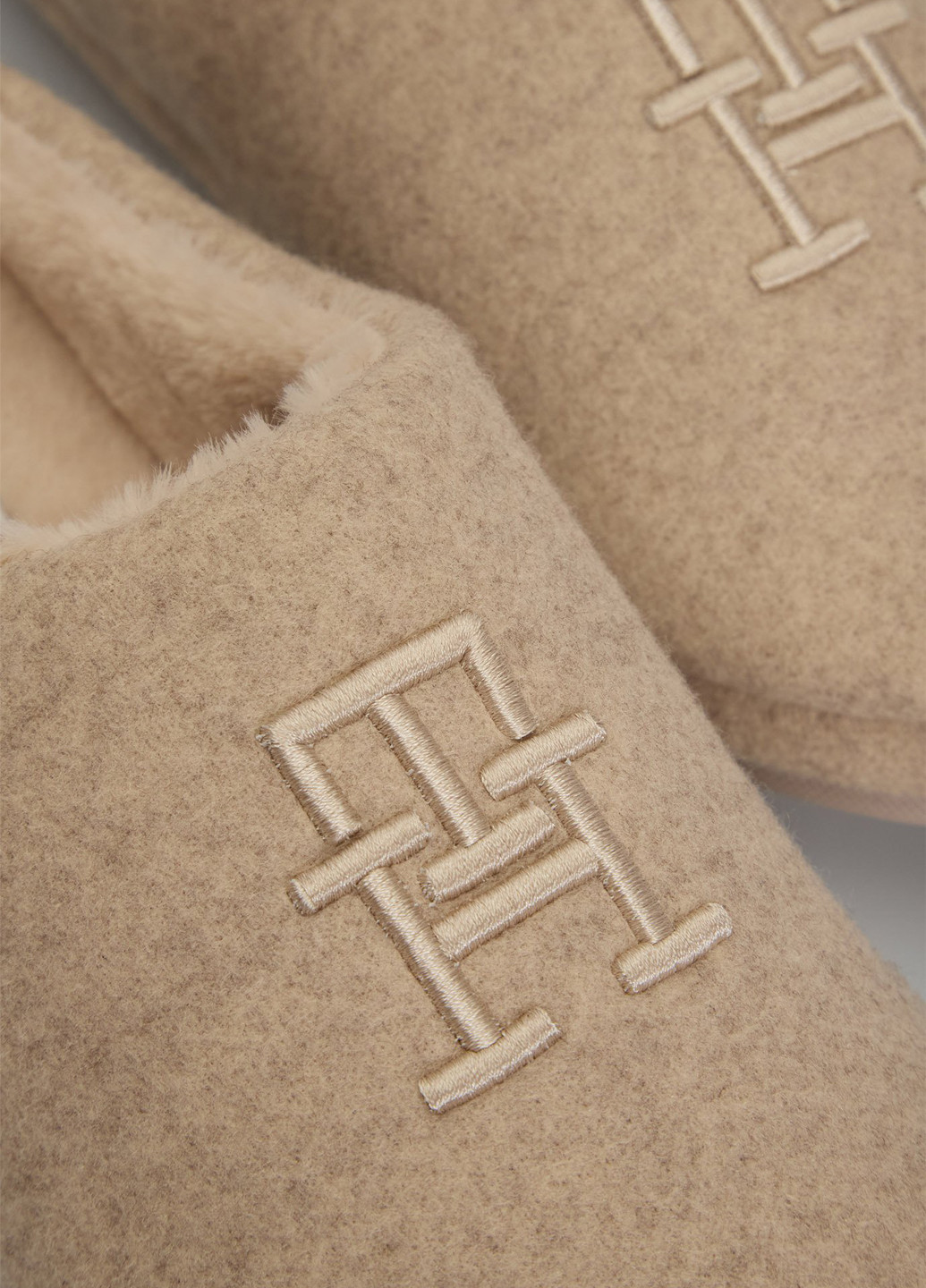 Бежевые тапочки Tommy Hilfiger с вышивкой, с логотипом