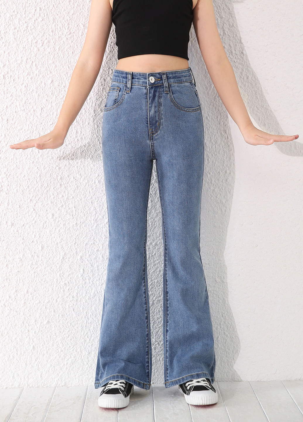 Синие демисезонные клеш фит джинсы SHEIN