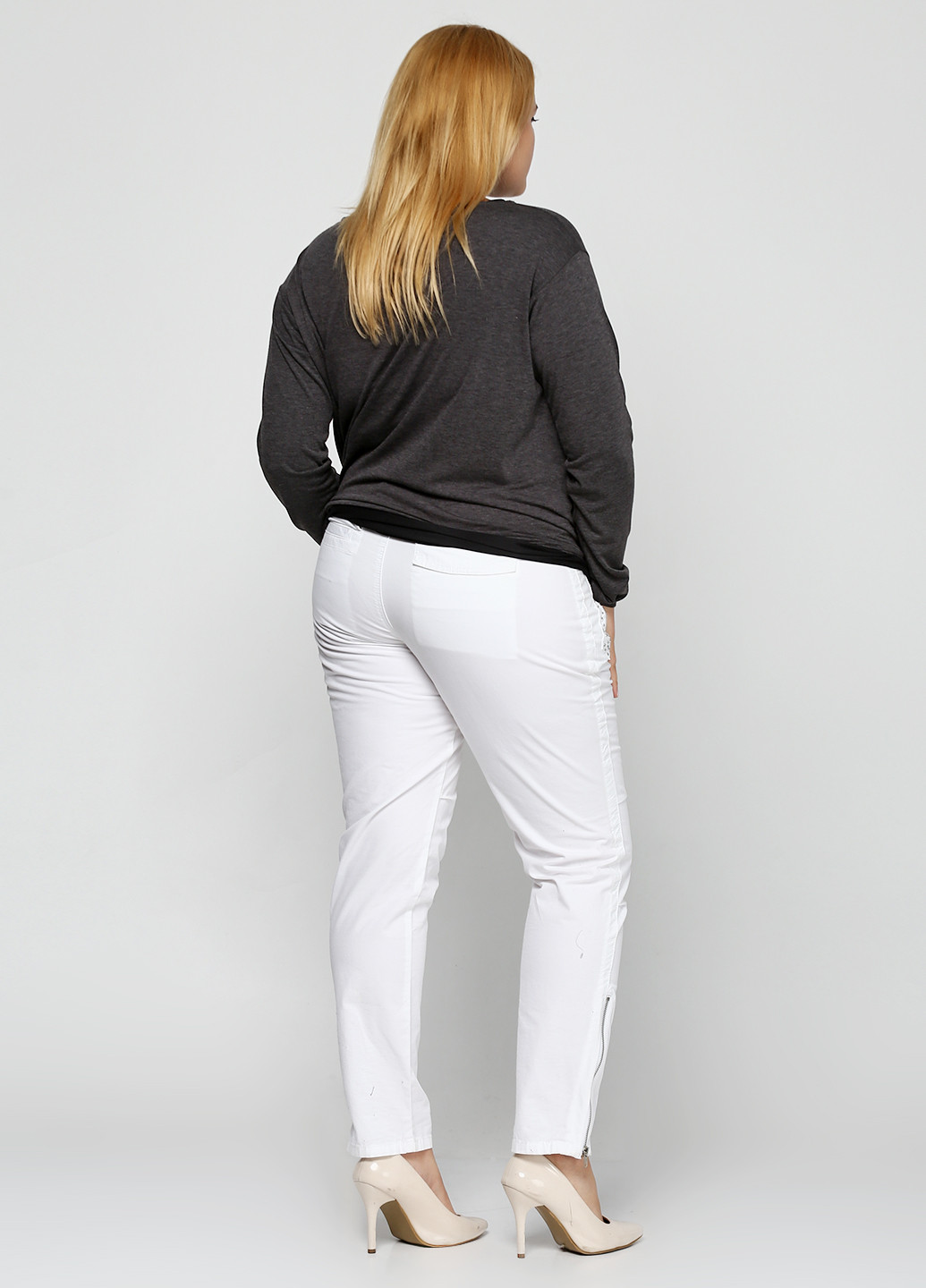 Белые кэжуал демисезонные зауженные брюки CARLA F