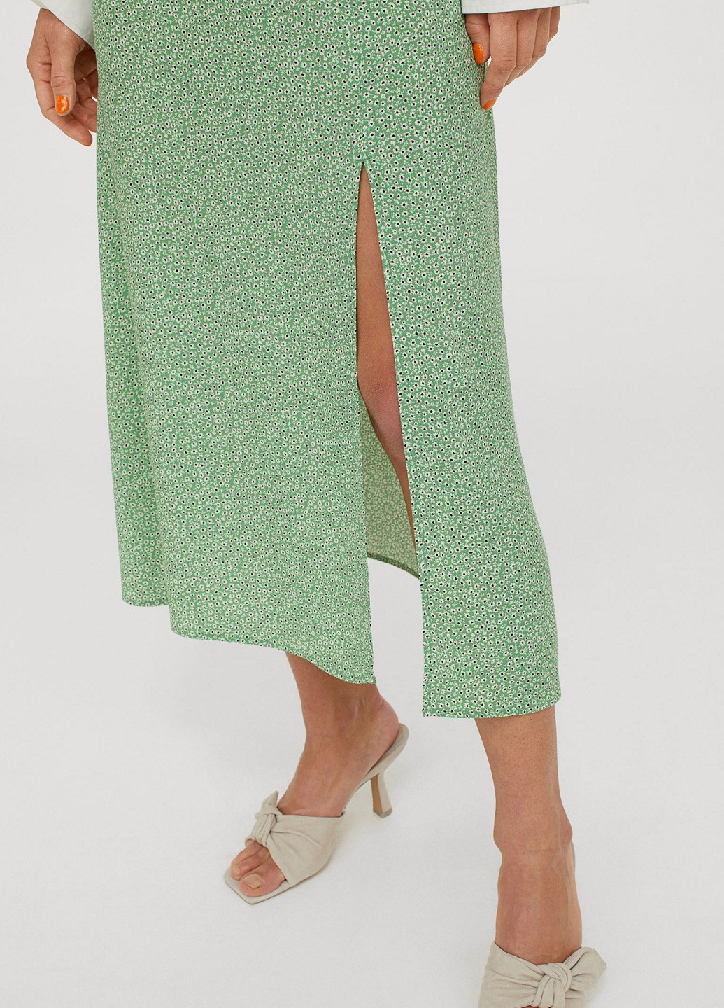 Зеленая цветочной расцветки юбка H&M