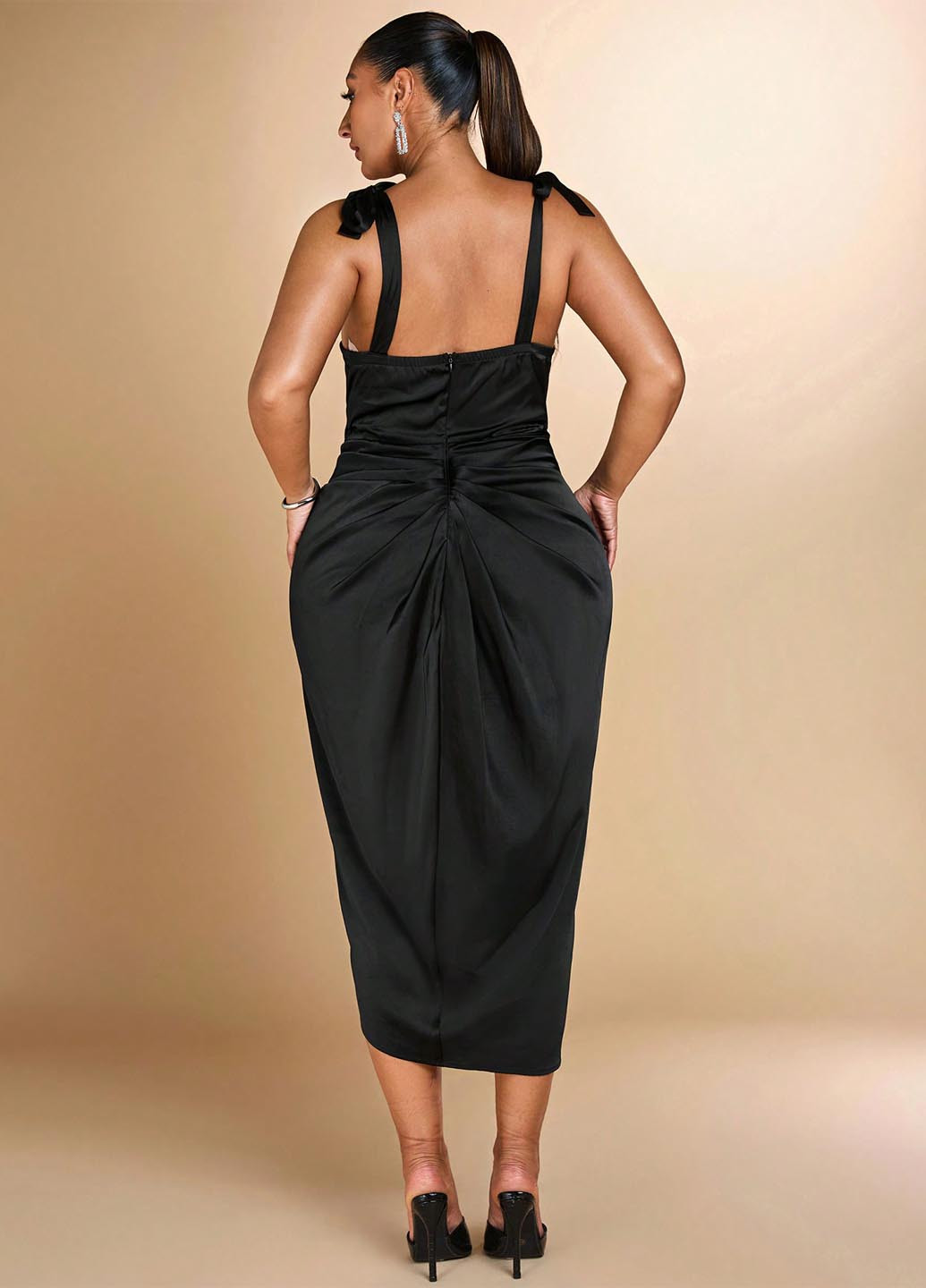 Чорна коктейльна, вечірня сукня футляр SHEIN однотонна