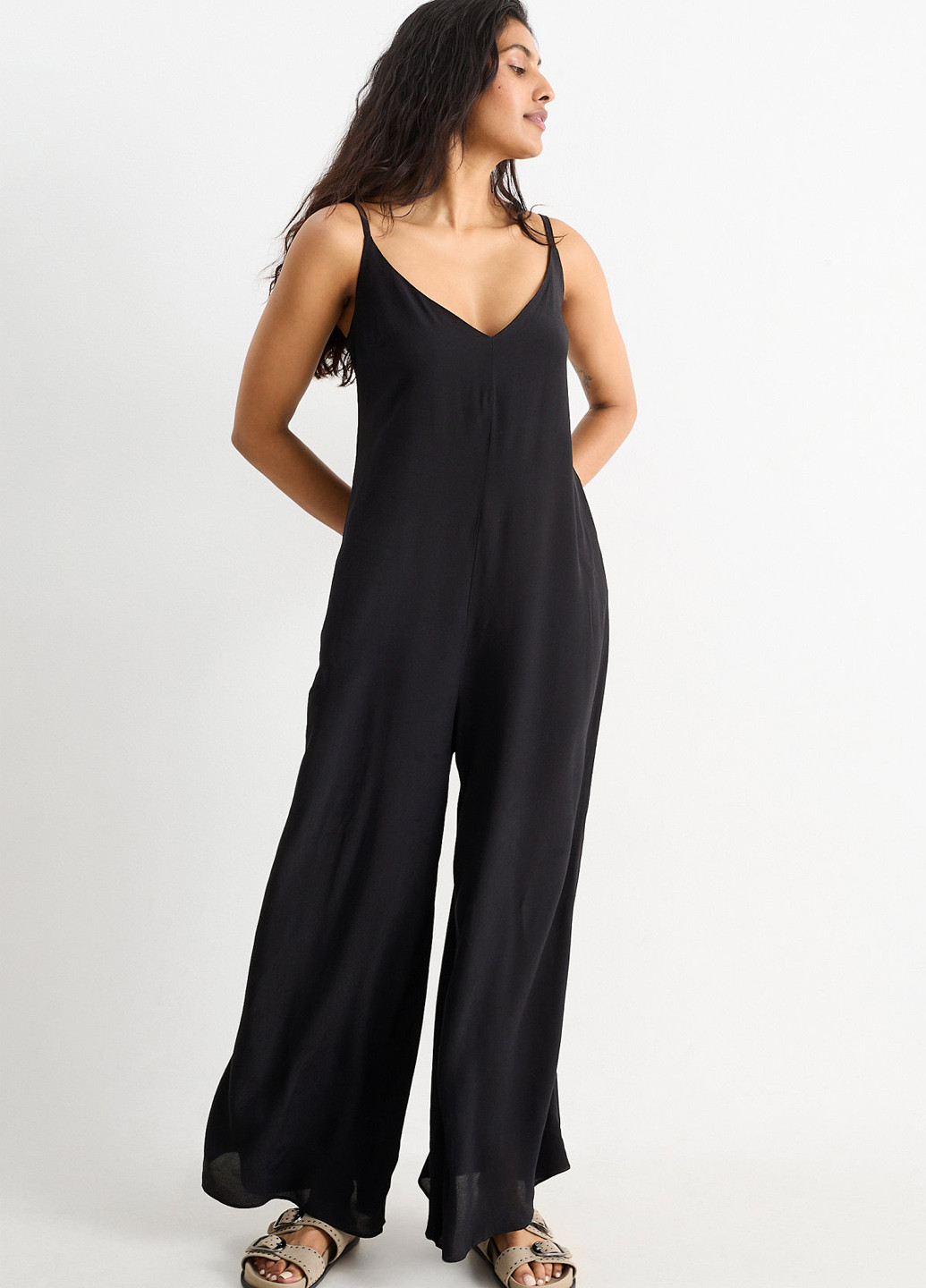 Комбинезон C&A комбинезон-брюки однотонный чёрный кэжуал вискоза