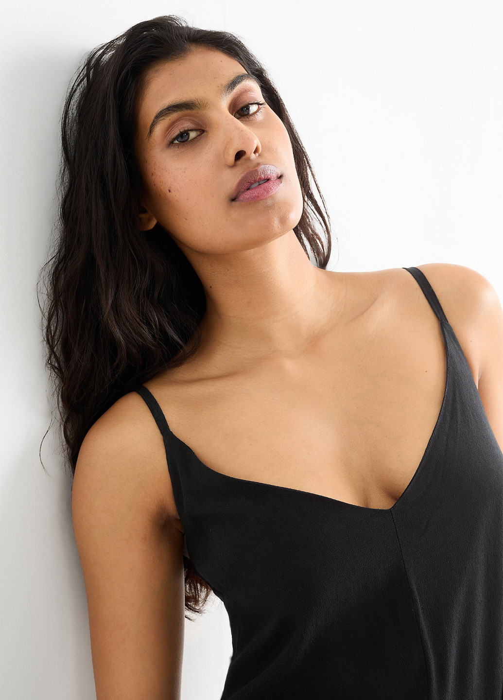 Комбинезон C&A комбинезон-брюки однотонный чёрный кэжуал вискоза