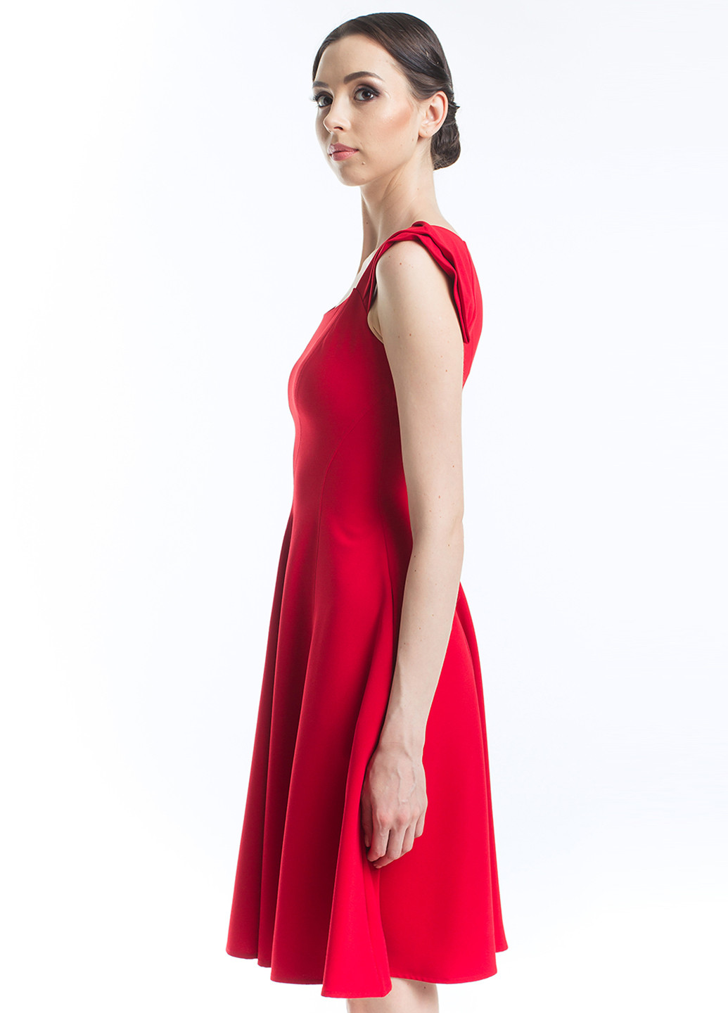 Красное кэжуал платье клеш BGL однотонное