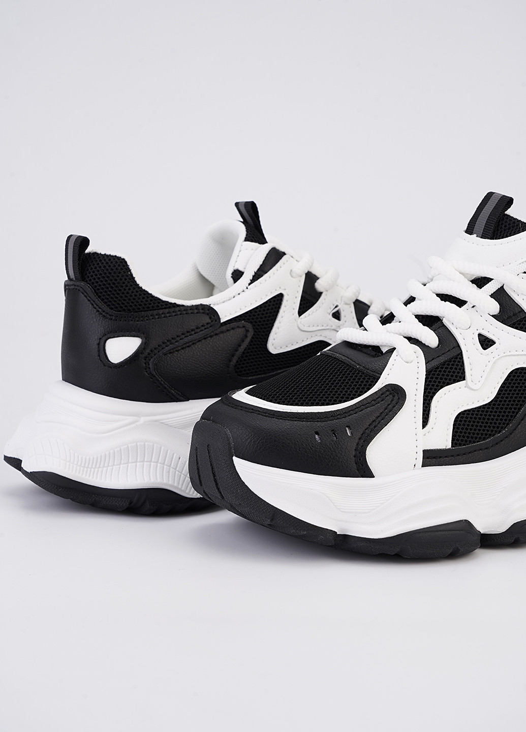 Кросівки Gukkcr чорно-білі демісезони (315339564)