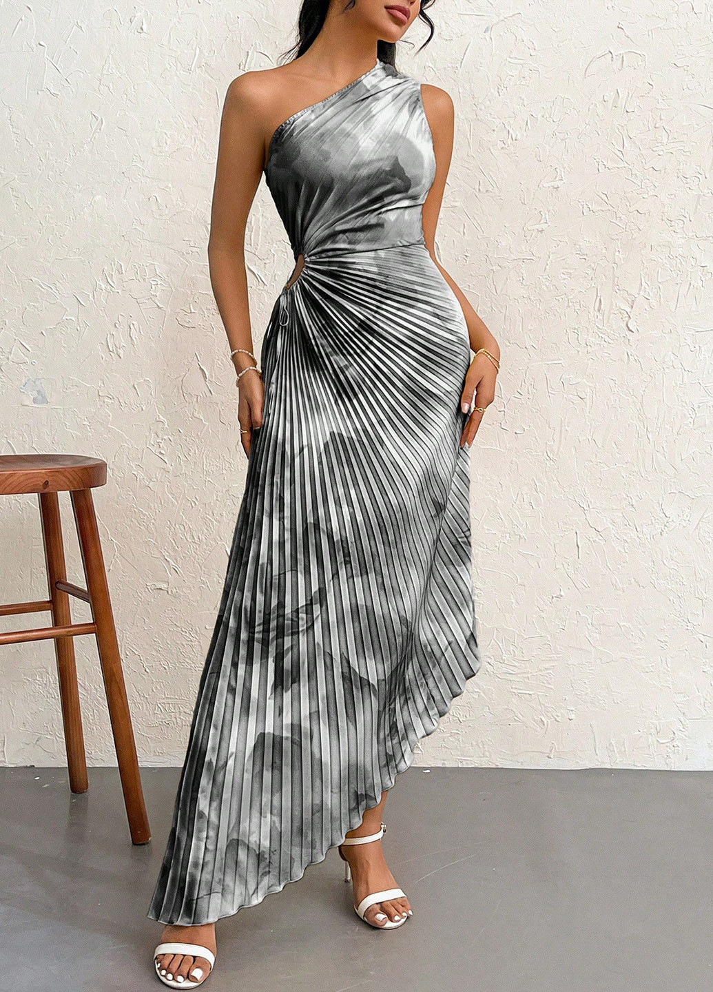 Сіра вечірня сукня на одне плече, плісована SHEIN тай-дай