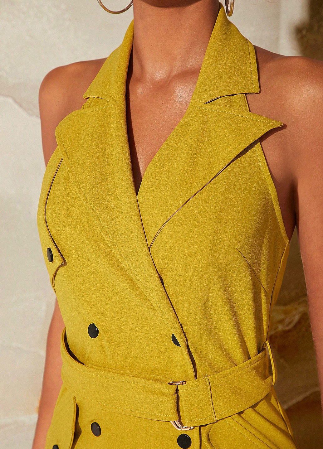 Горчичное кэжуал платье с открытой спиной SHEIN однотонное