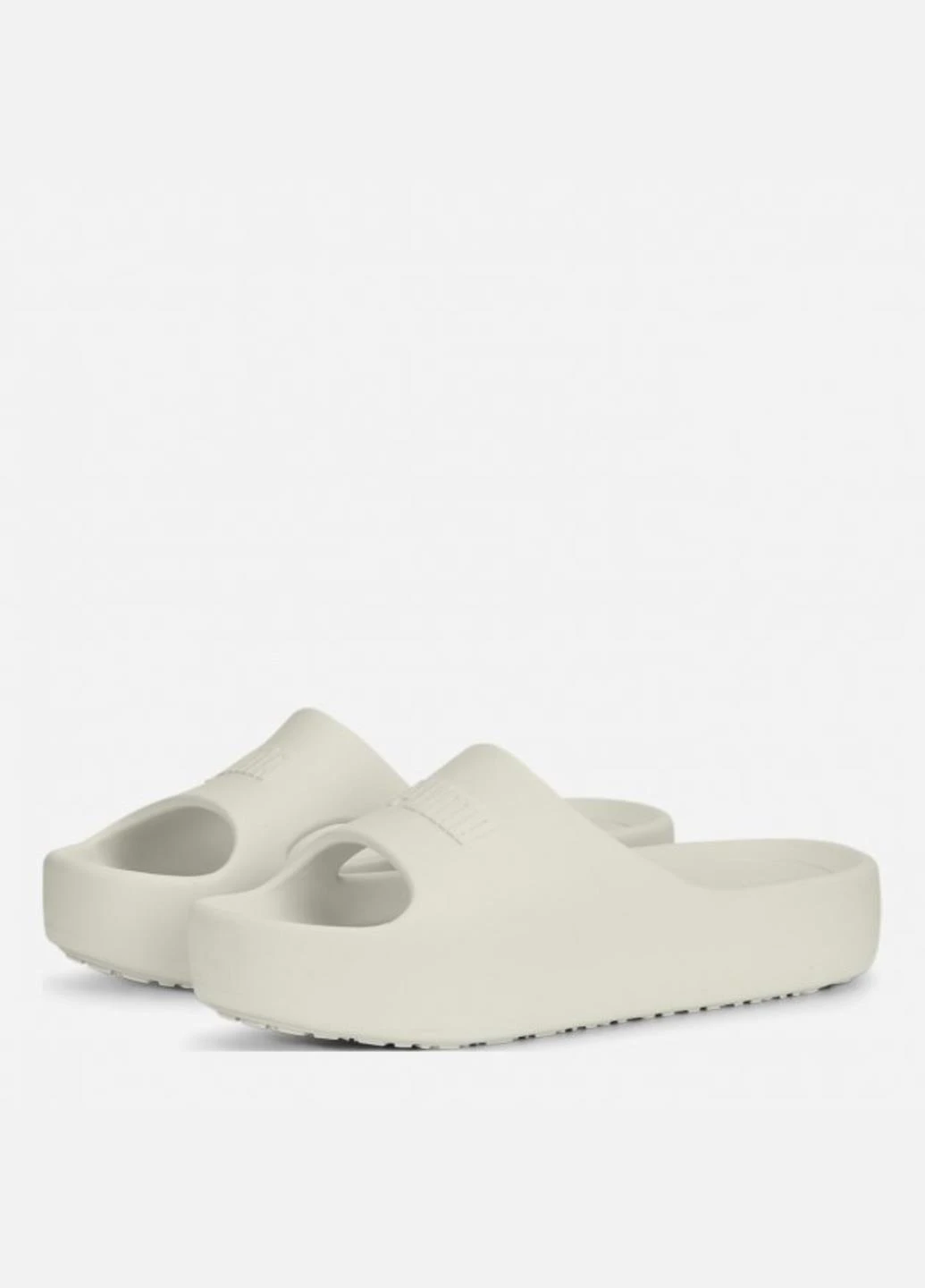 Белые шлепанцы 38908202 Puma с логотипом