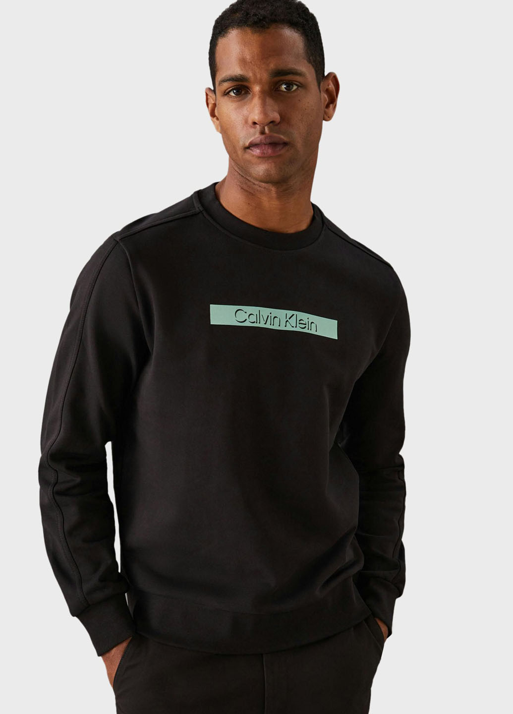 Черный свитшот Calvin Klein логотип без декора (366438677)