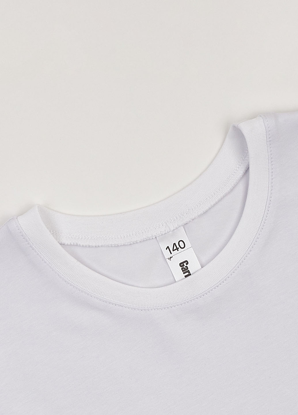 Белая летняя футболка Garnamama