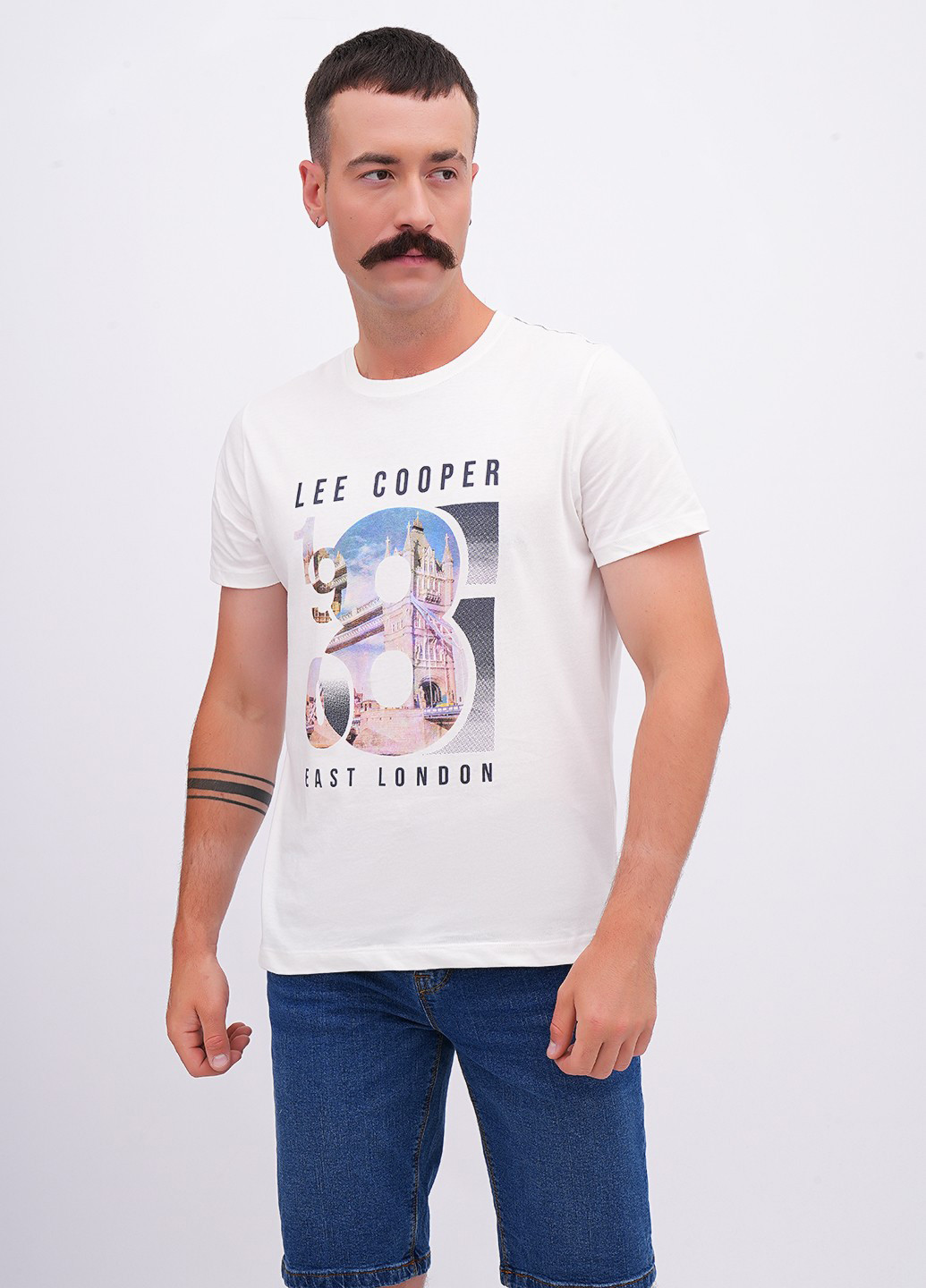 Белая футболка Lee Cooper