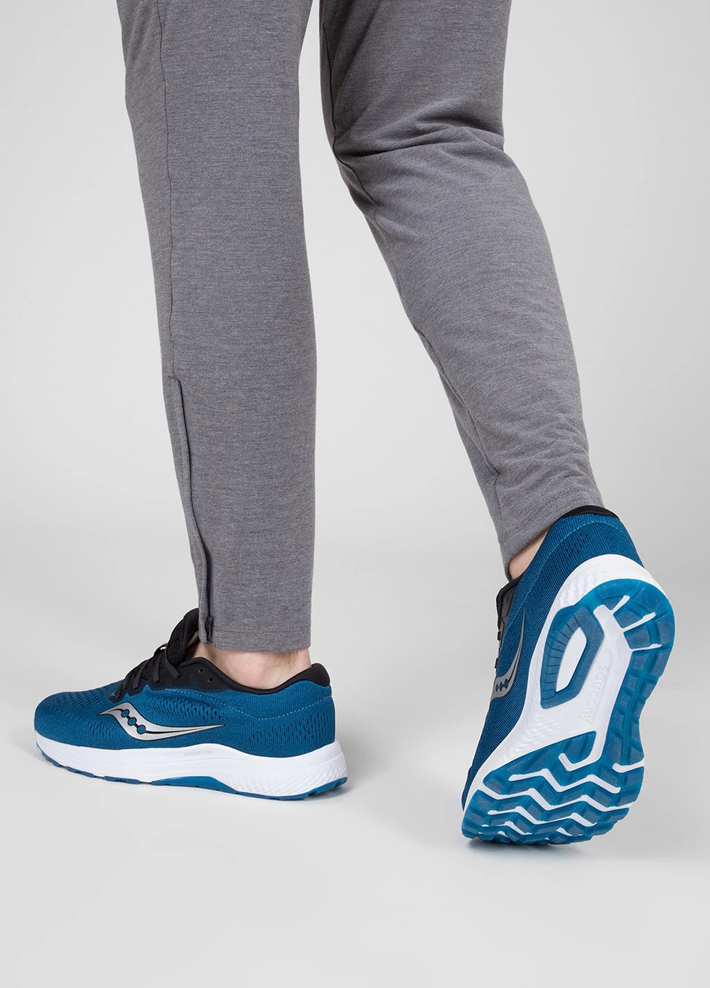 Синие всесезонные синие беговые кроссовки clarion 2 Saucony