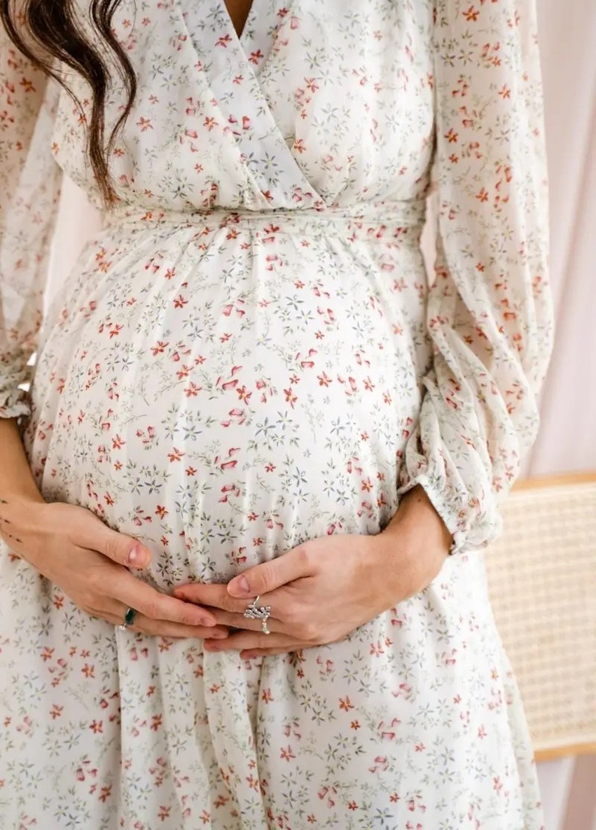Оливковое кэжуал шифоновое платье для беременных и кормящих мам салатовое цветочное To Be с цветочным принтом