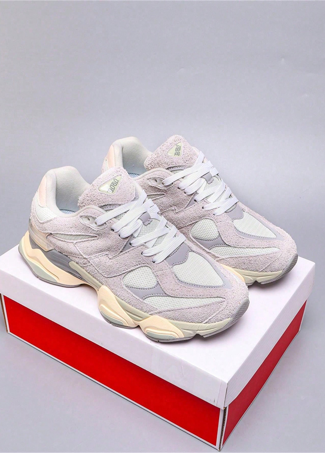 Светло-серые демисезонные кроссовки SHEIN