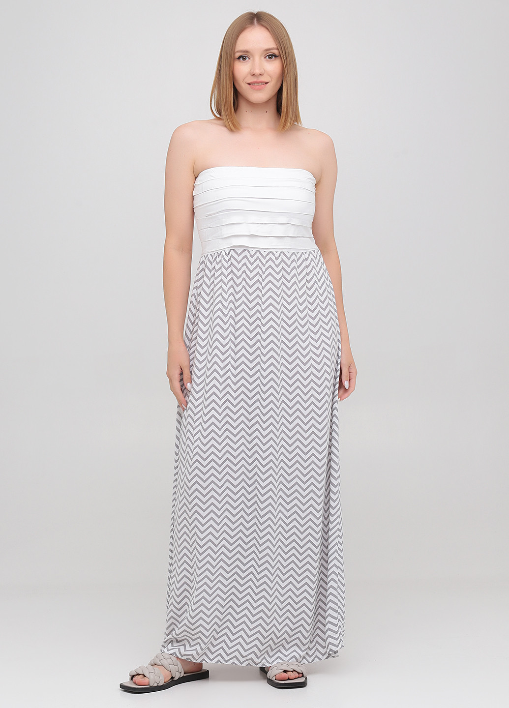 Белое кэжуал платье с открытыми плечами No Brand с геометрическим узором
