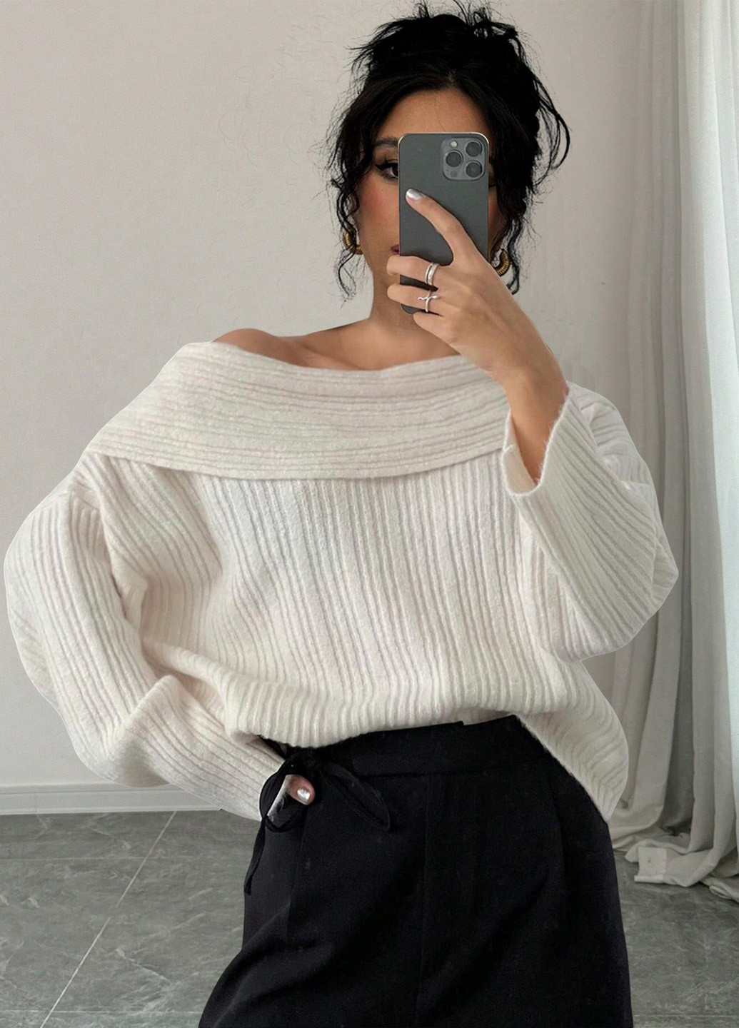 Молочный демисезонный свитер SHEIN