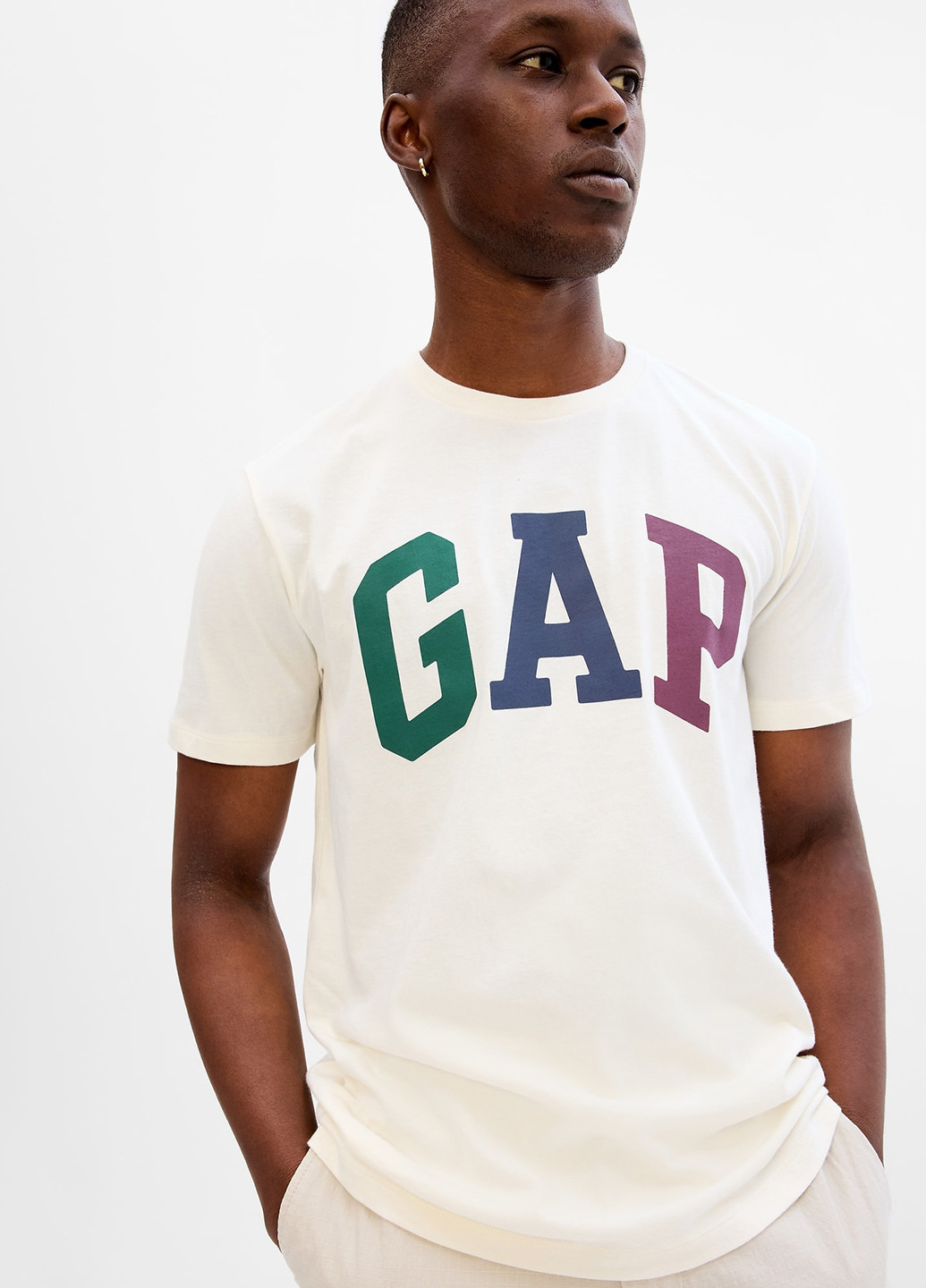 Молочная футболка Gap