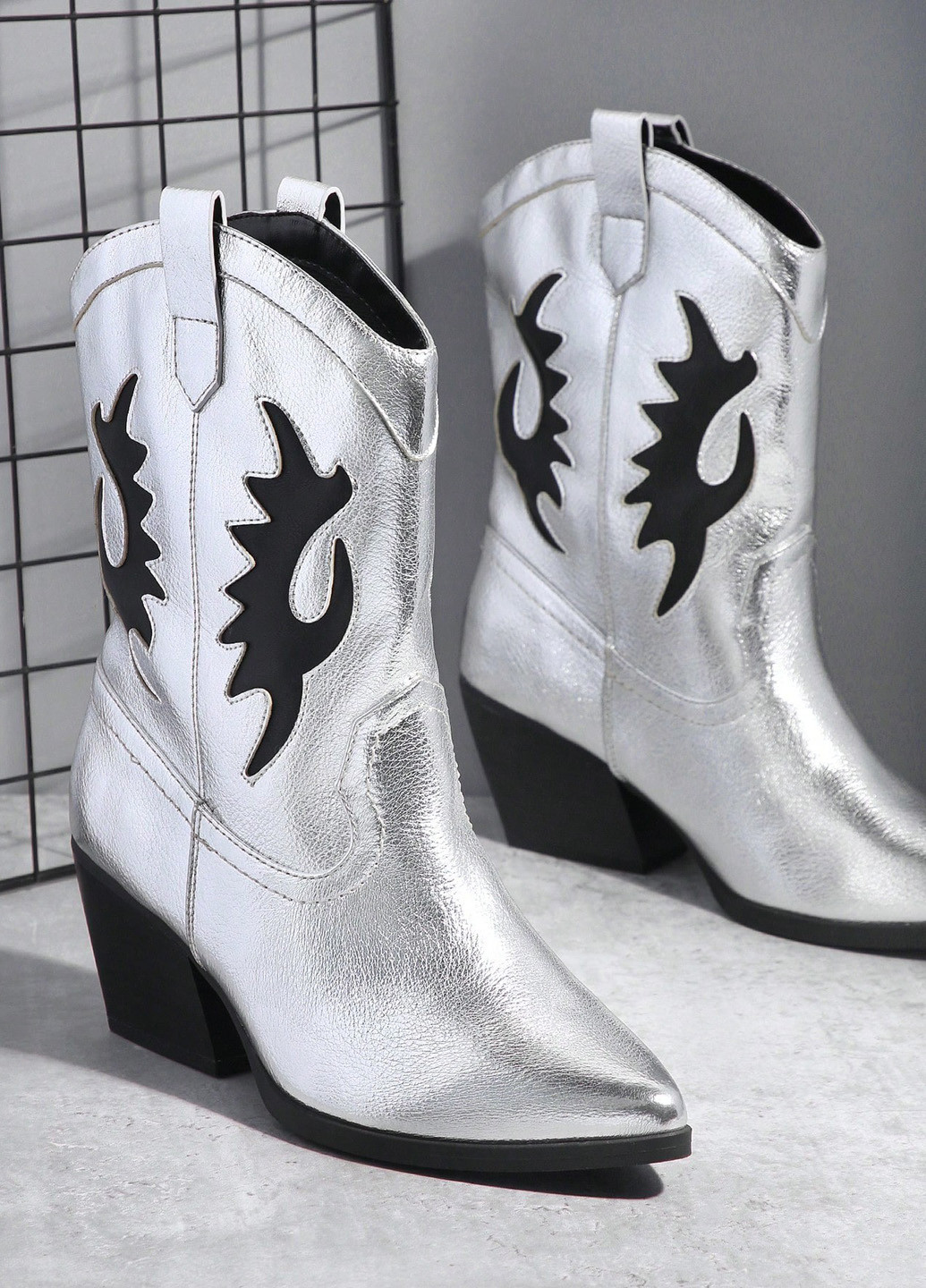 Серебристые осенние полусапоги SHEIN