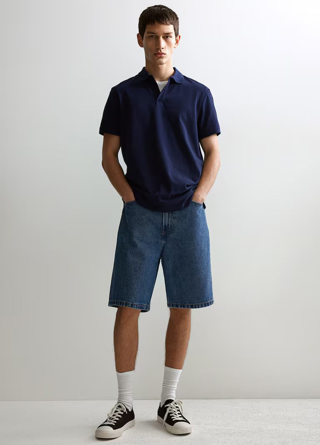 Темно-синяя футболка-поло для мужчин H&M однотонная
