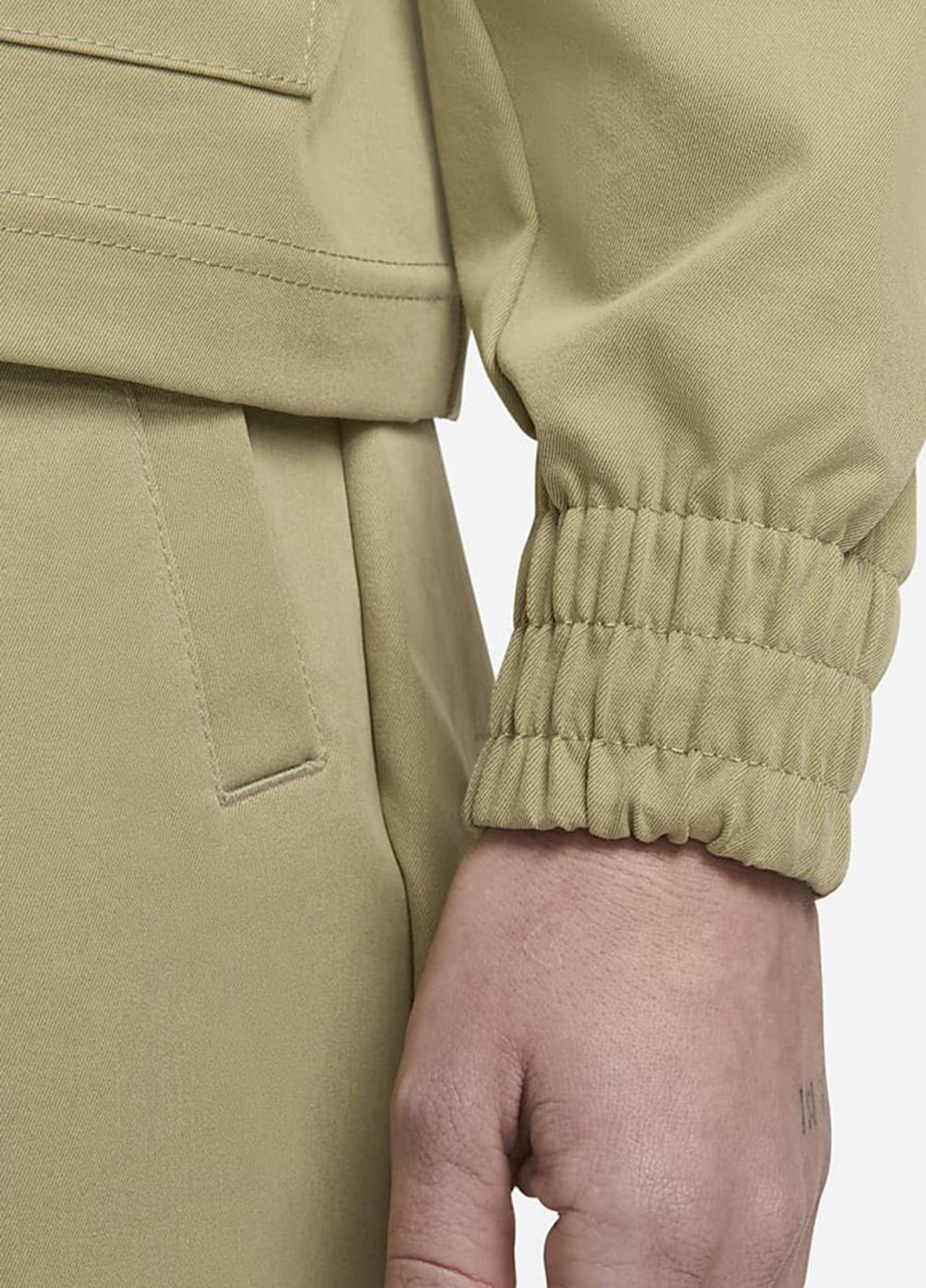 Оливковая демисезонная куртка fd1130-276 Nike Sportswear Swoosh Jacket