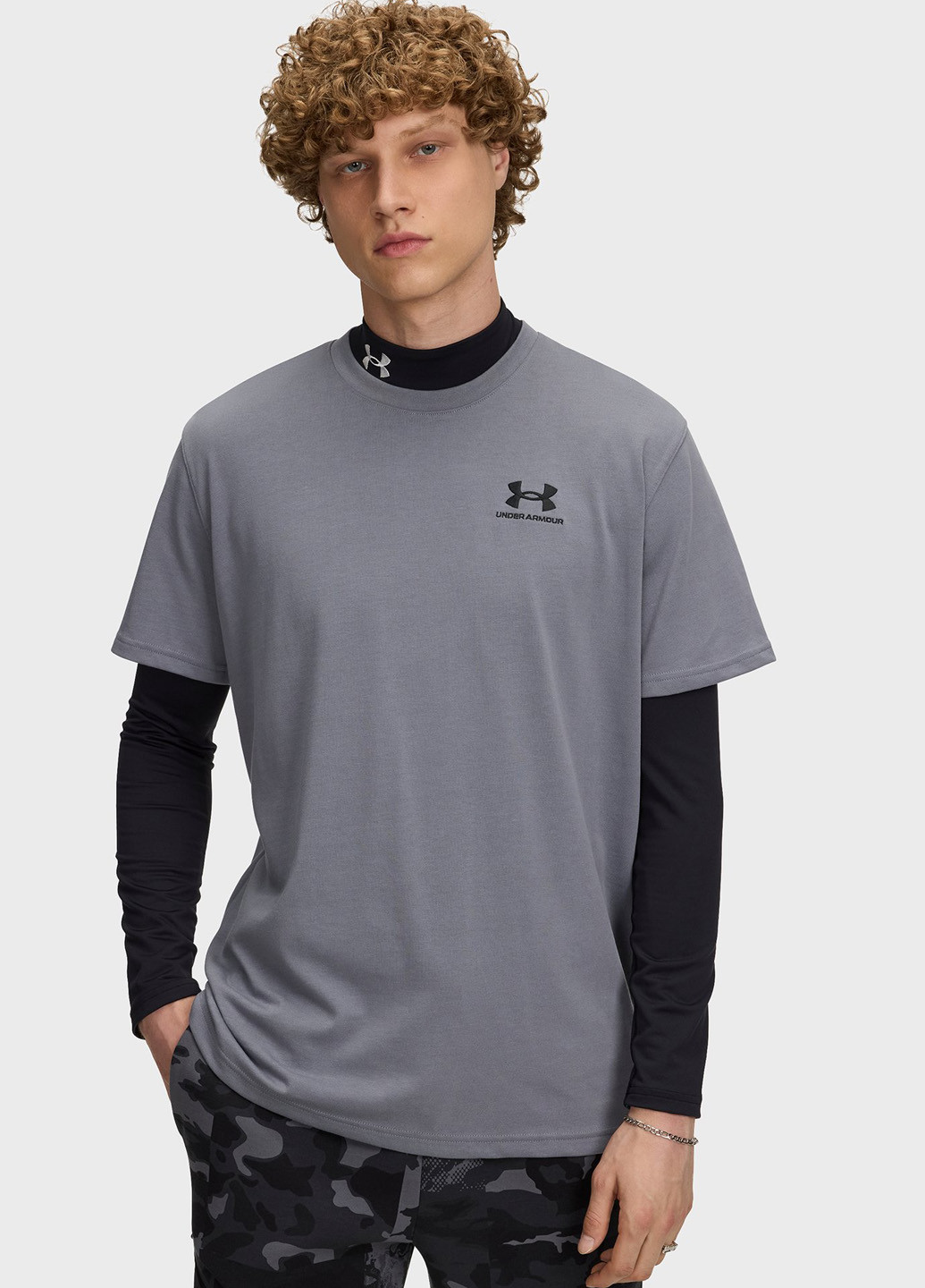 Сіра футболка Under Armour