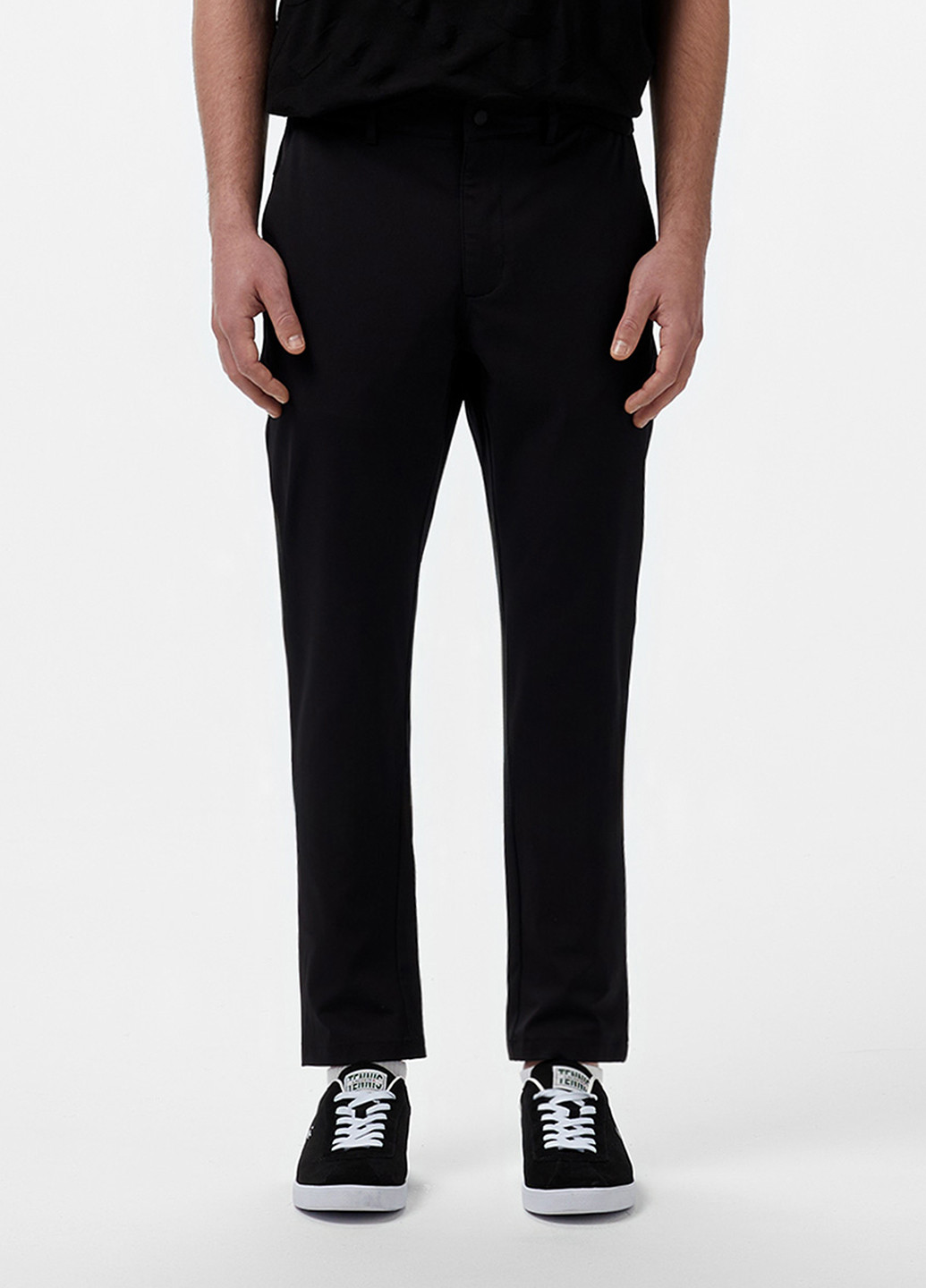 Черные кэжуал демисезонные зауженные брюки Lacoste
