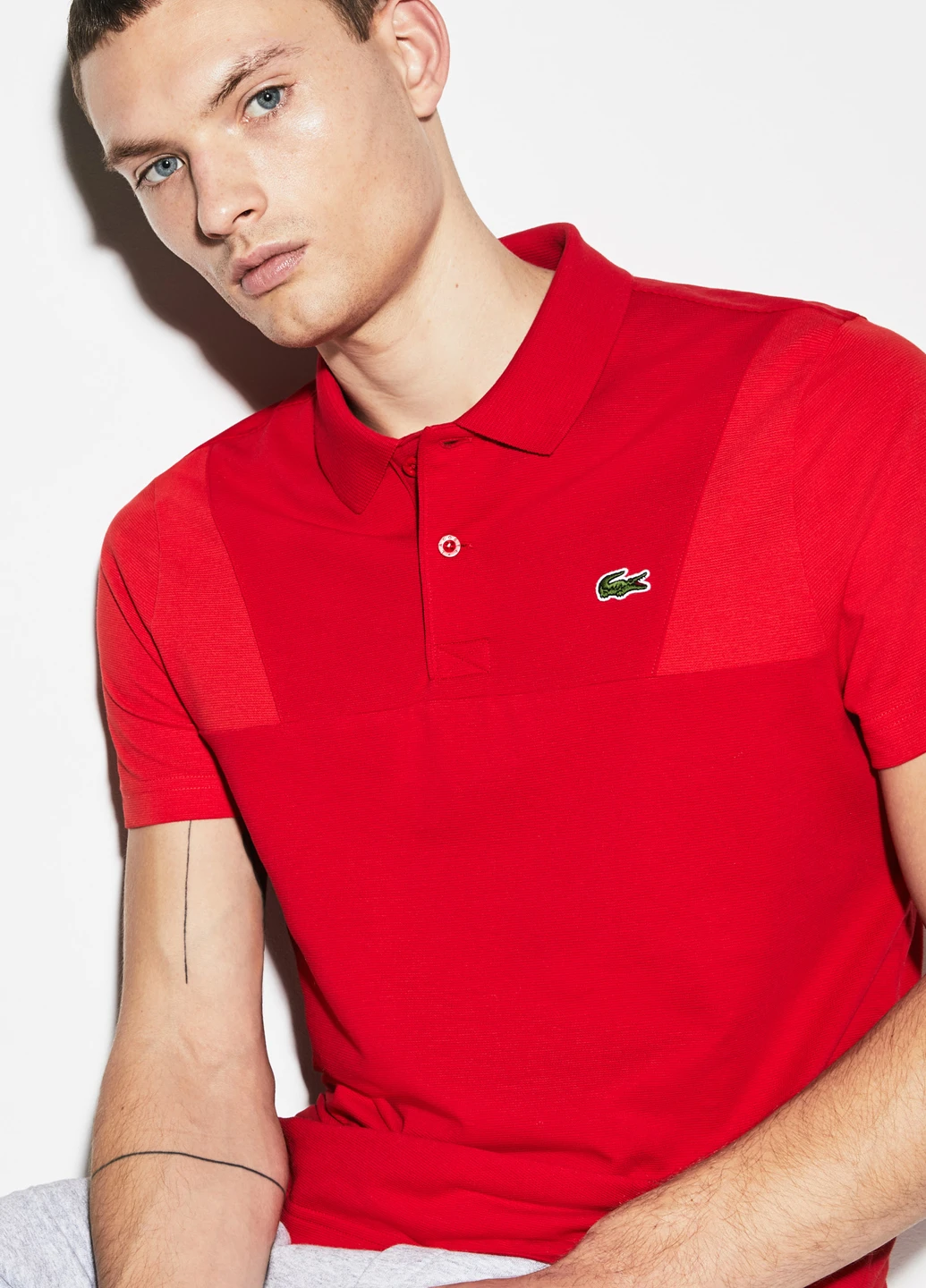 Красная футболка-поло для мужчин Lacoste однотонная
