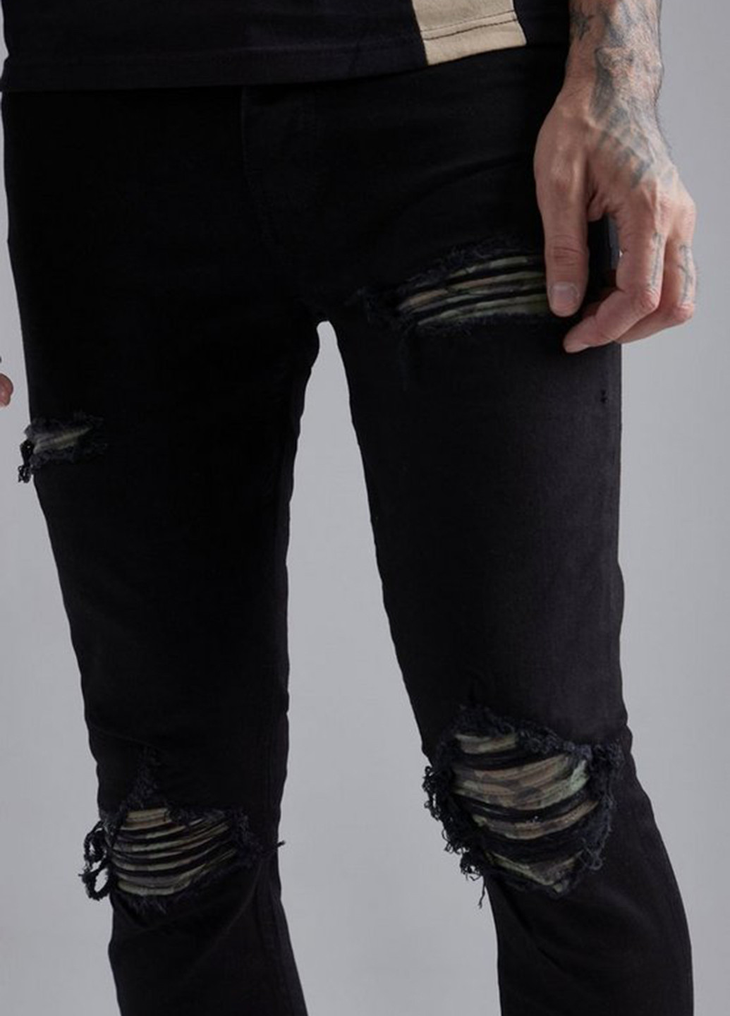 Черные демисезонные зауженные джинсы Boohoo