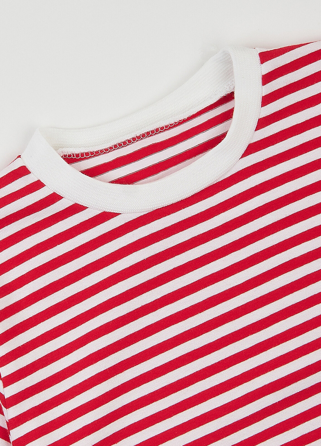 Красная летняя футболка ArDoMi