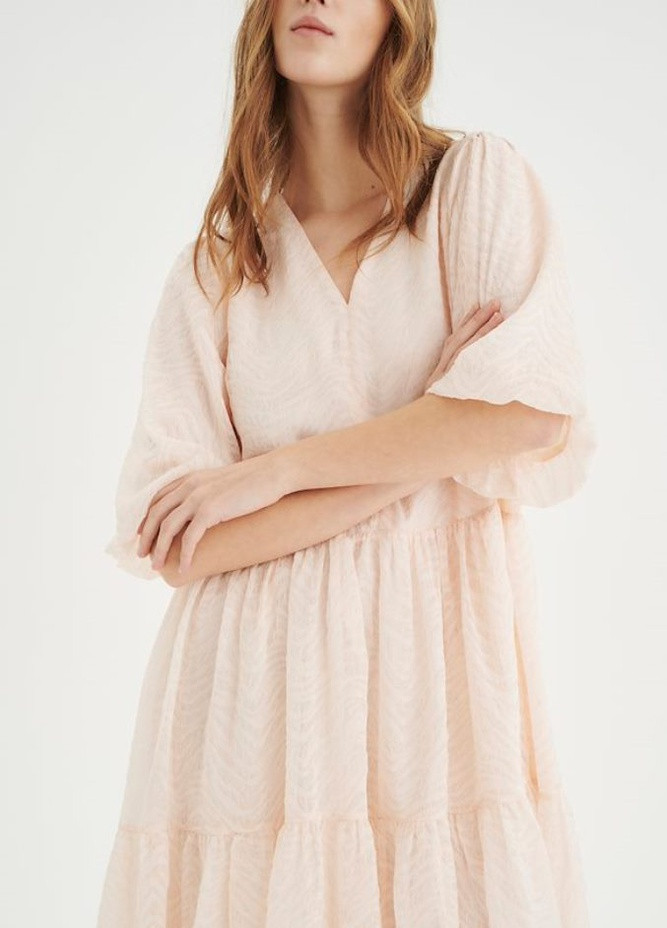 Бежевое платье In Wear