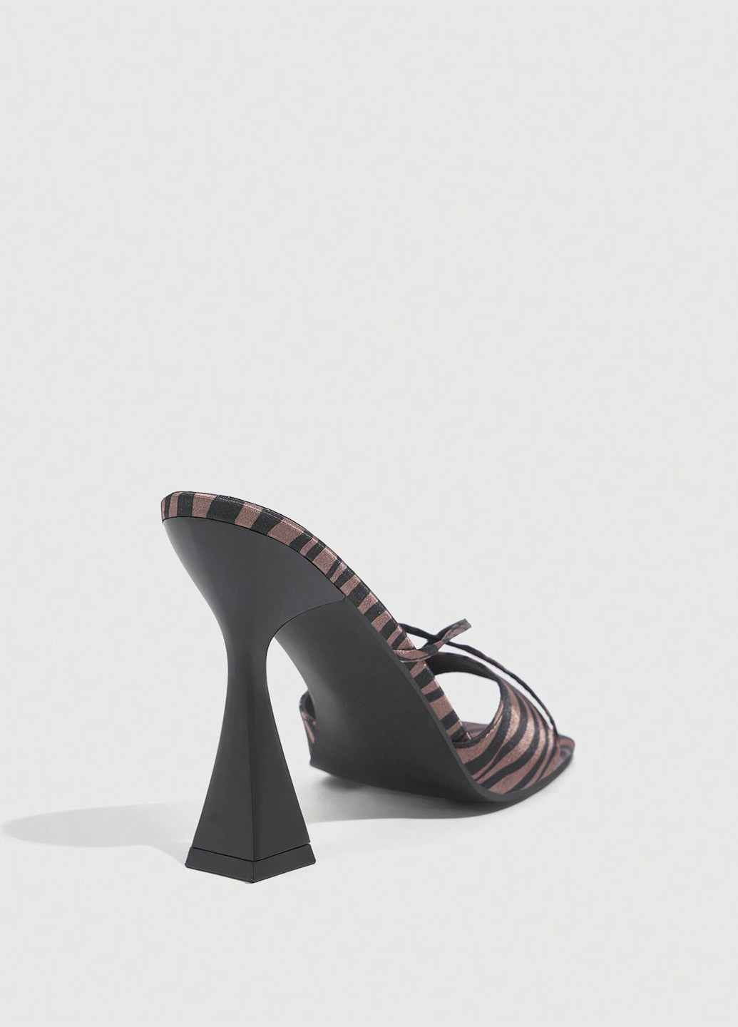 Бронзовые босоножки SHEIN