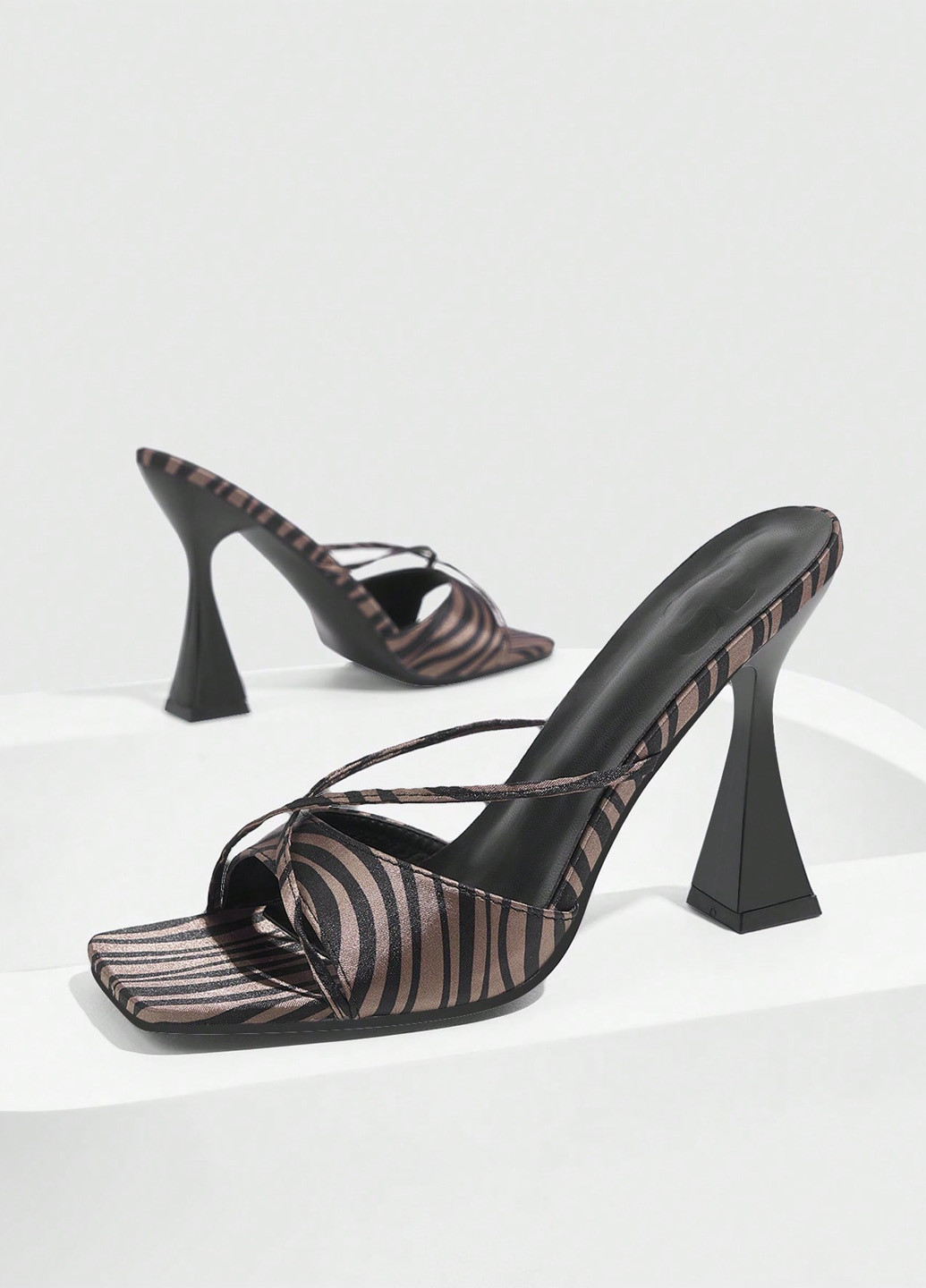 Бронзовые босоножки SHEIN