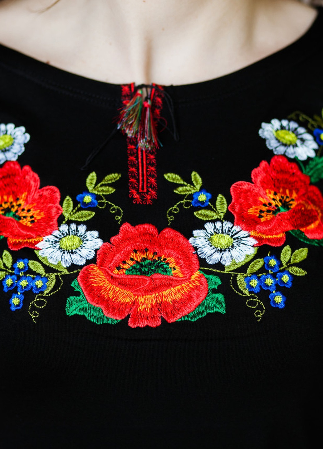 Жіноча вишита футболка Українські барви чорна Melanika (250206143)