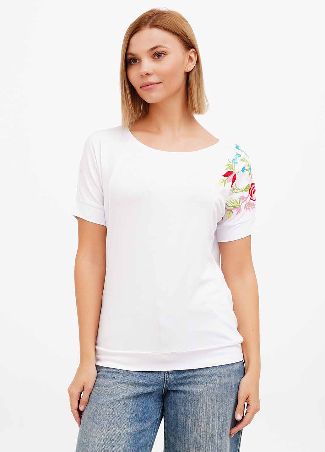 Белая блуза Sassofono