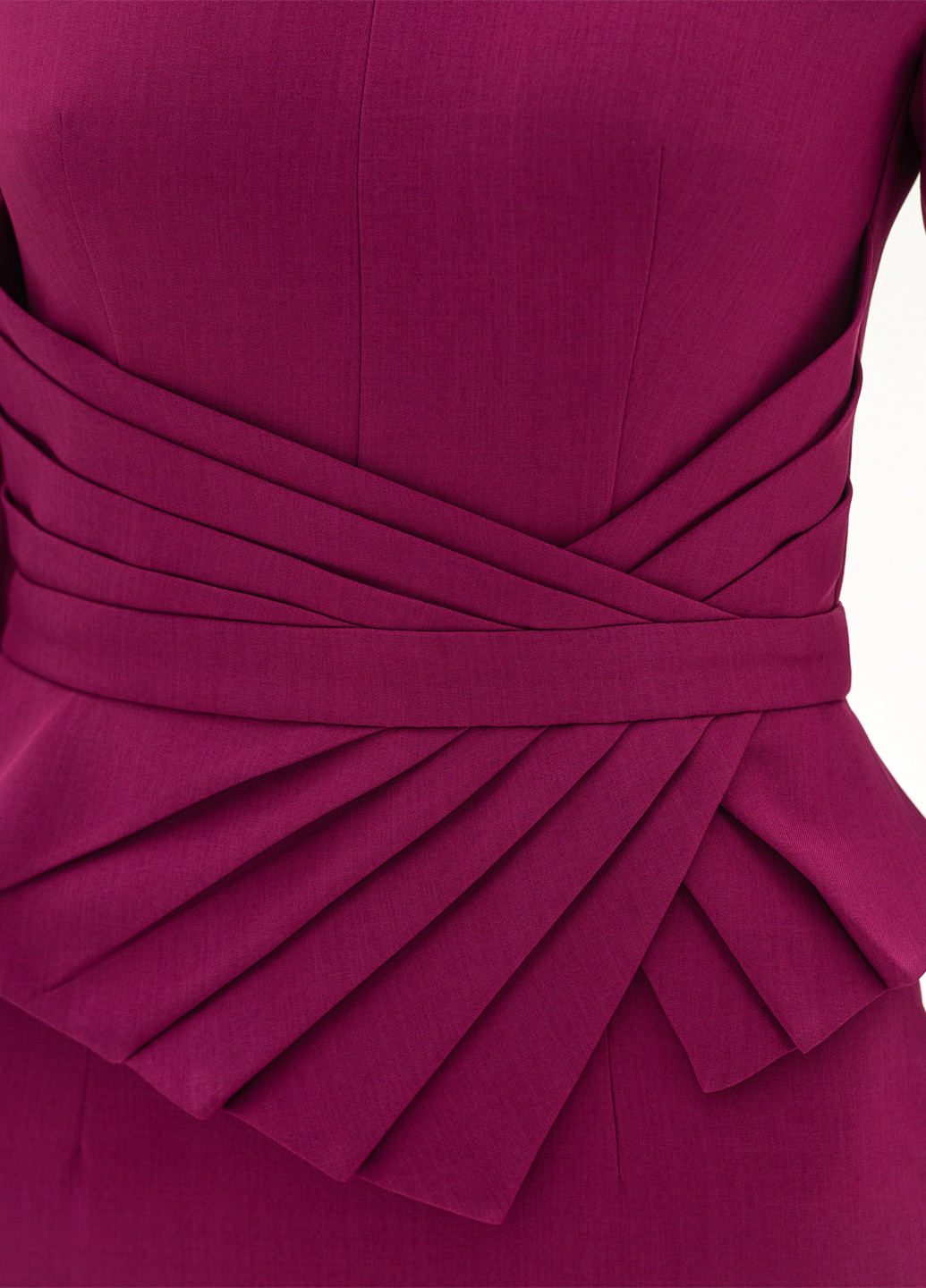 Фуксиновое (цвета Фуксия) деловое, кэжуал платье силуэтная BGL однотонное