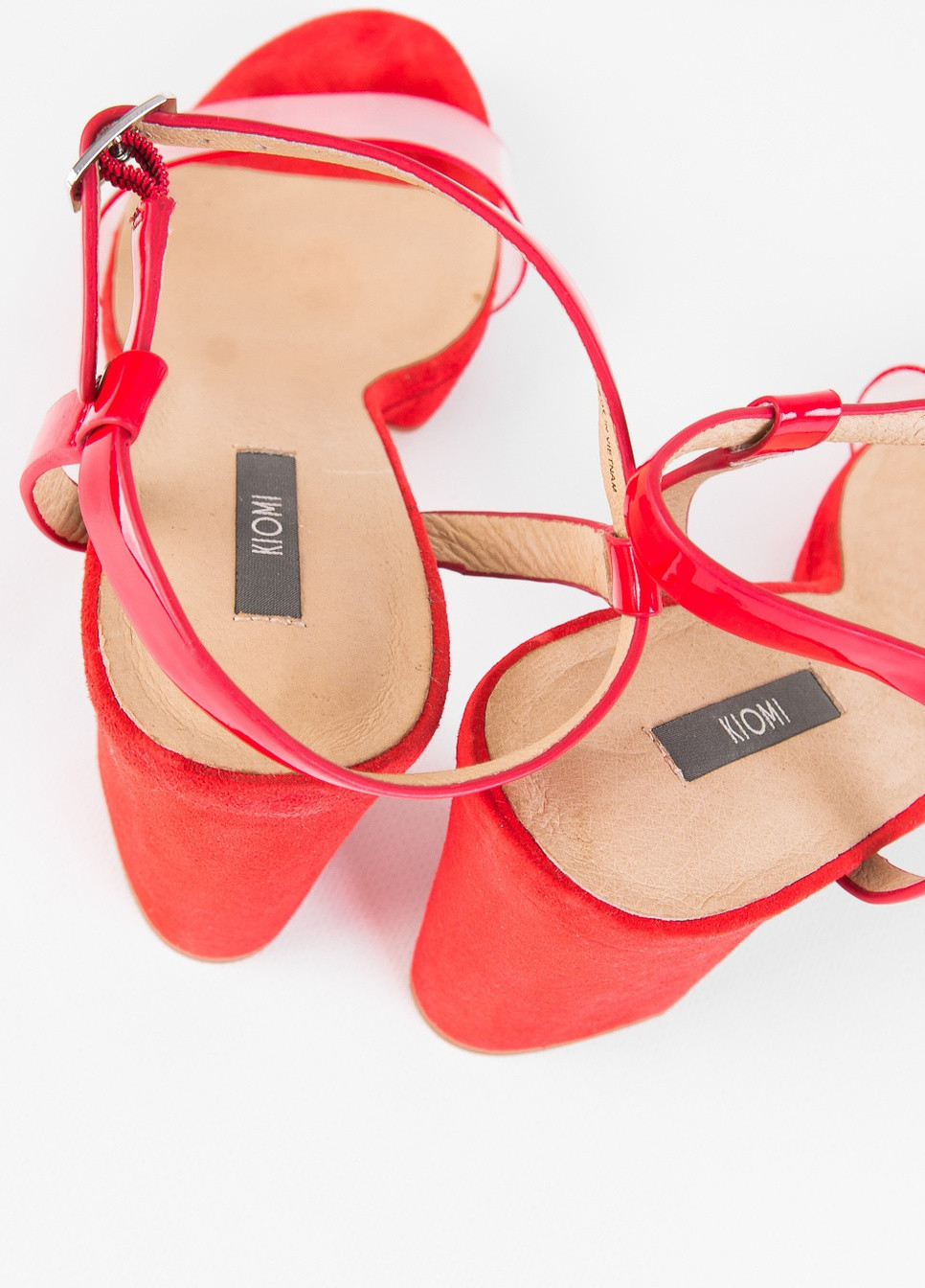 Красные босоножки Kiomi