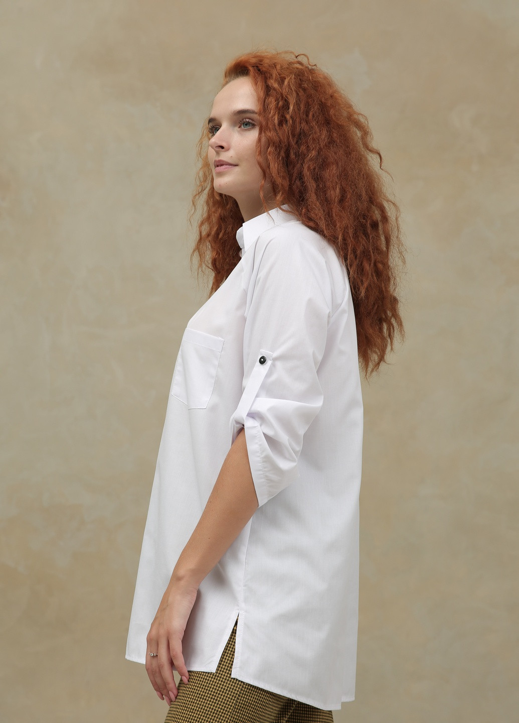 Біла демісезонна біла блуза - туніка з рукавом реглан 3/4, з вишивкою "мандала луна" INNOE Блуза с вышивкой