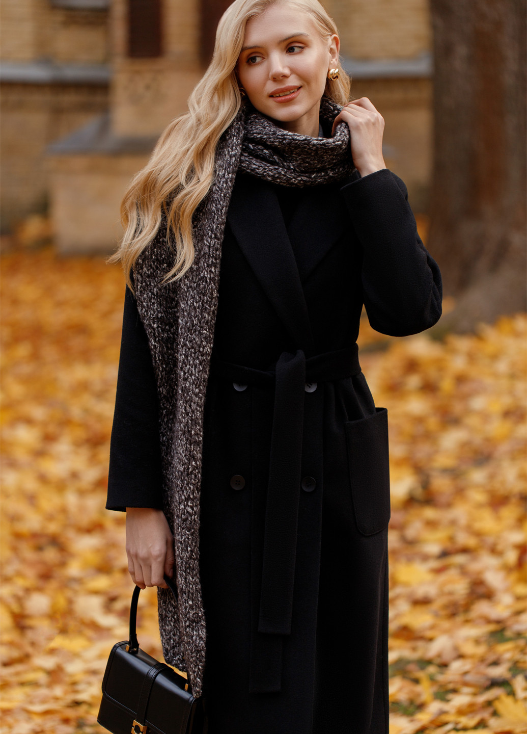 Чорне демісезонне Пальто двобортне Florens