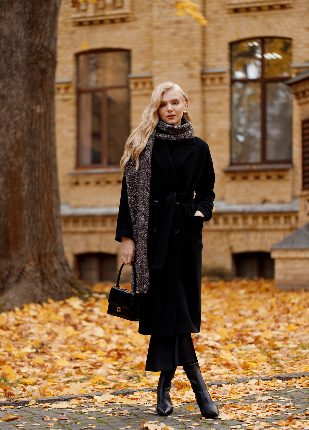 Чорне демісезонне Пальто двобортне Florens