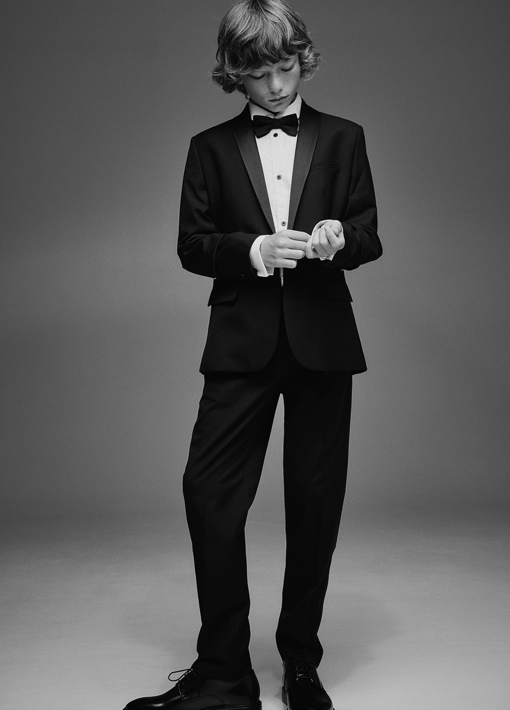 Черный демисезонный костюм (пиджак, брюки) H&M